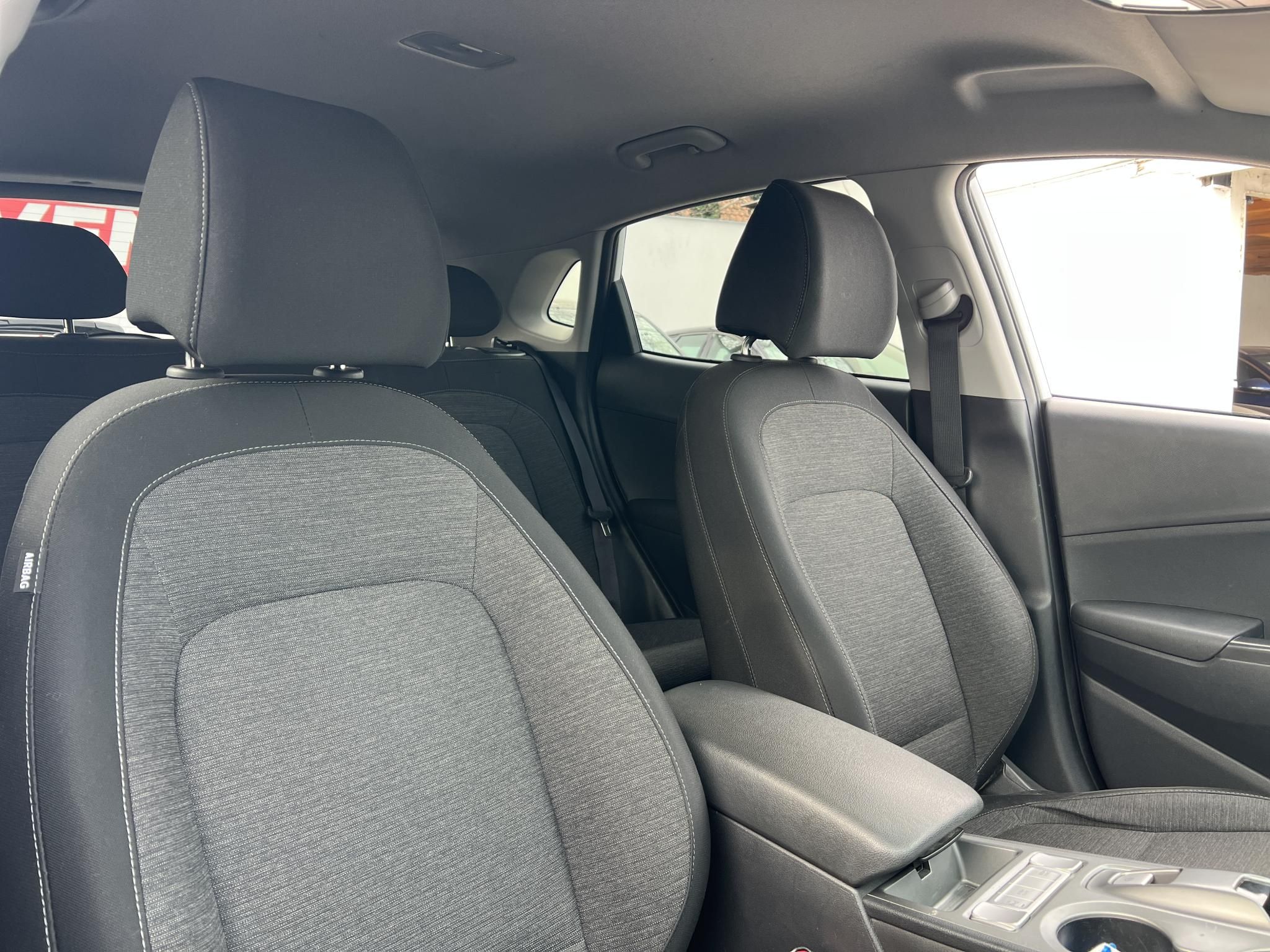 HYUNDAI KONA EV 64kWh Style HUD. parkolóasszisztens. sávtartó. CarPlay. 400km hatótáv!