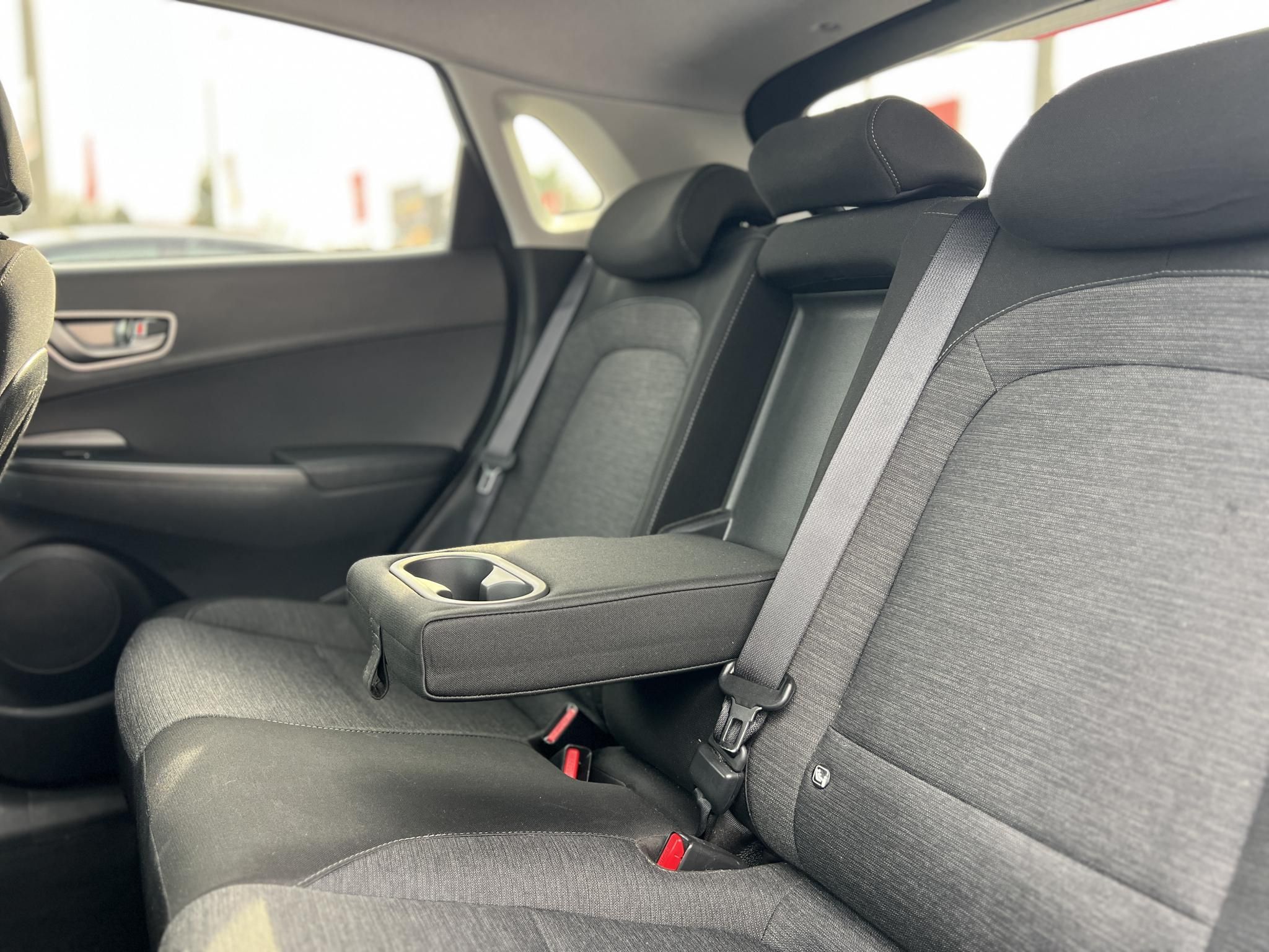 HYUNDAI KONA EV 64kWh Style HUD. parkolóasszisztens. sávtartó. CarPlay. 400km hatótáv!