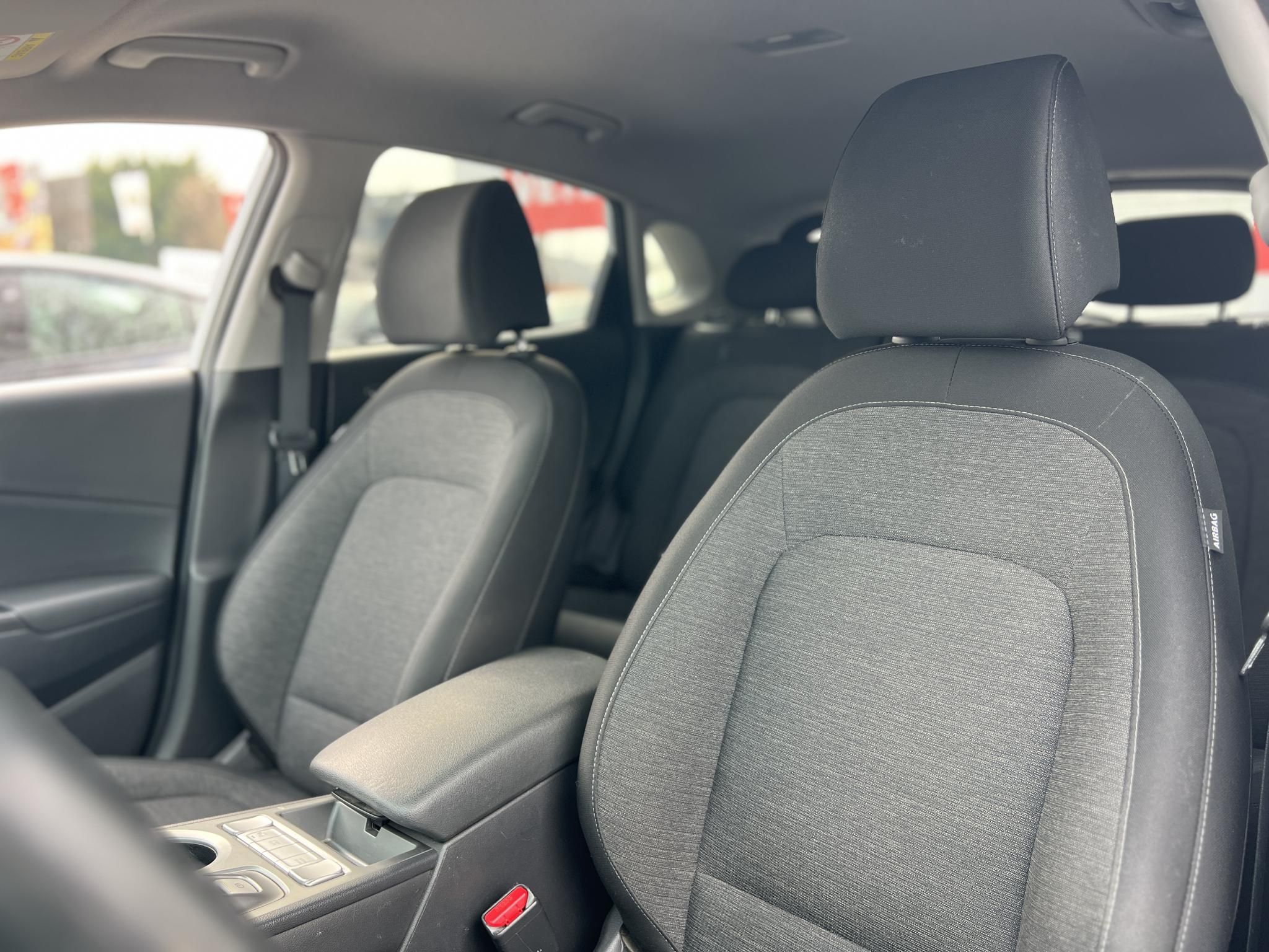 HYUNDAI KONA EV 64kWh Style HUD. parkolóasszisztens. sávtartó. CarPlay. 400km hatótáv!