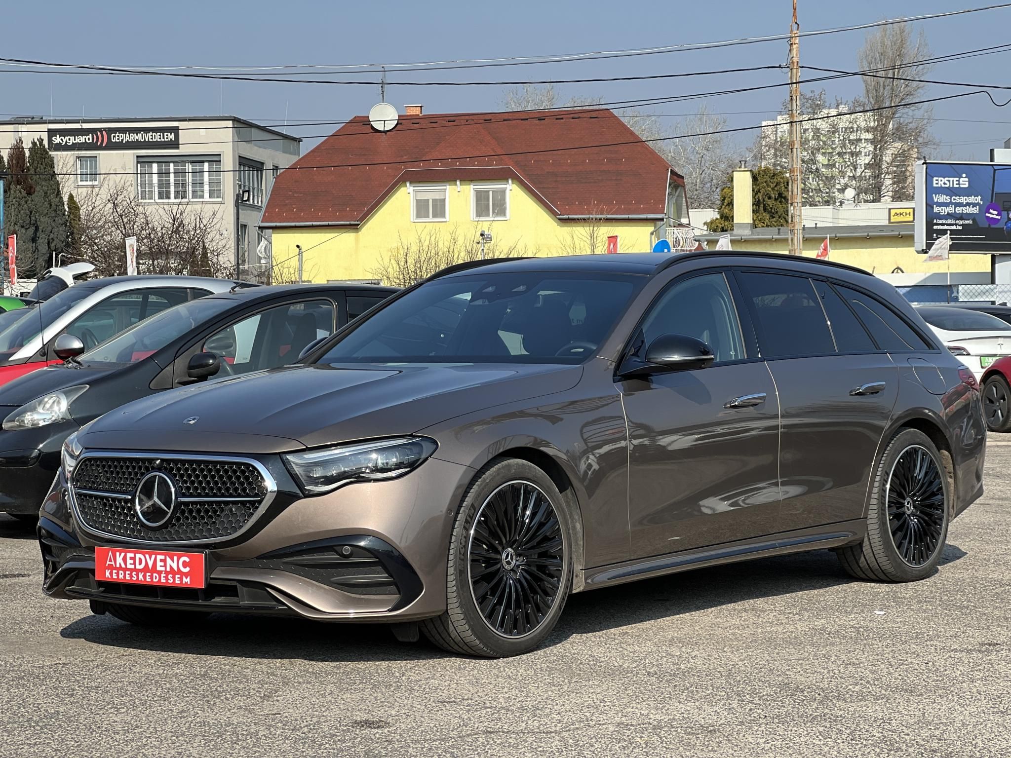 MERCEDES-BENZ E 300 e T 9G-TRONIC Plug-in hybrid ÁFÁS! AMG. 4D Burmester hifi 3DX2 kijelző Panorámatető Masszázs ülések!
