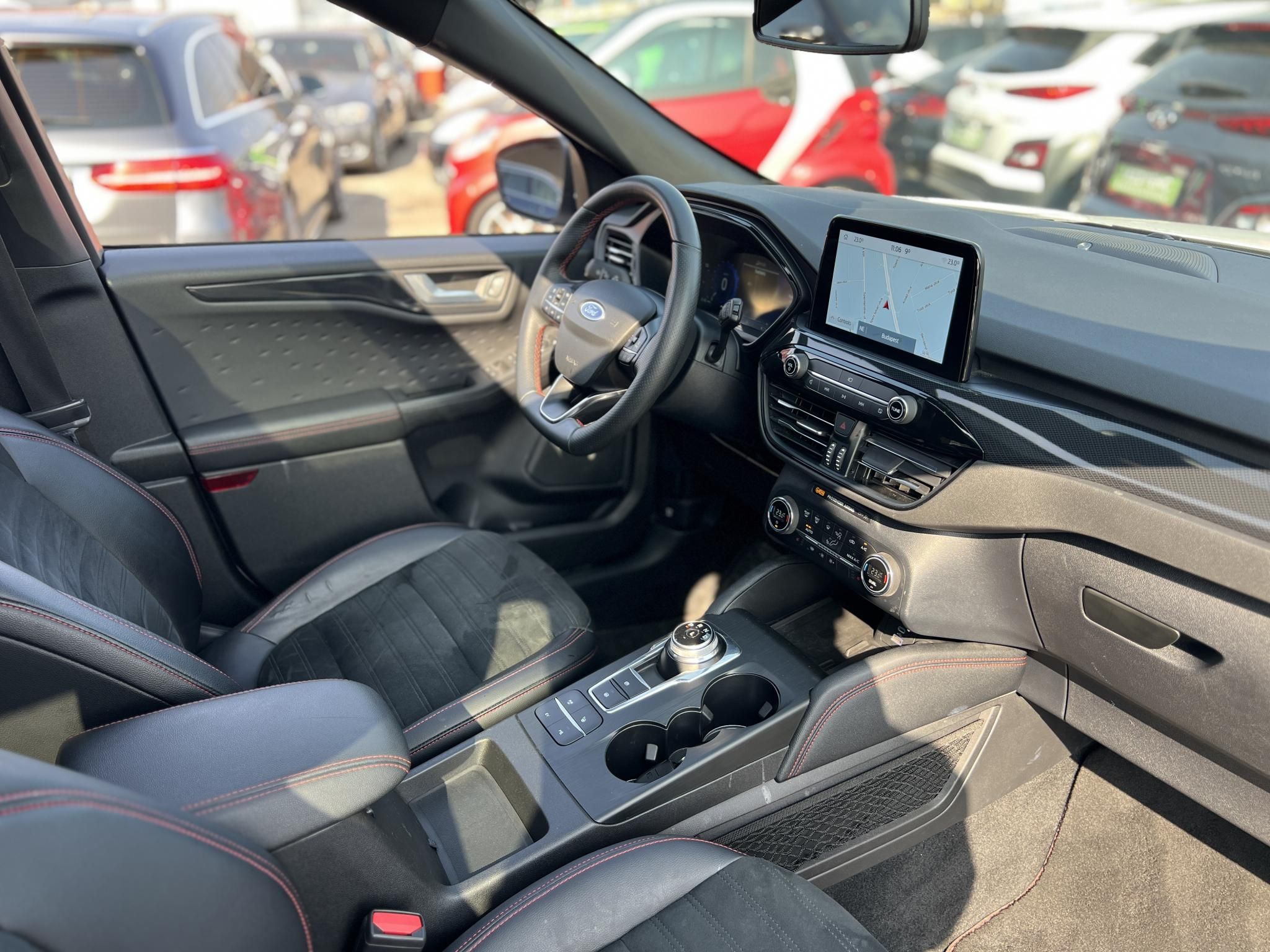 FORD KUGA 2.5 PHEV ST-Line CVT ST-line. panoráma tető