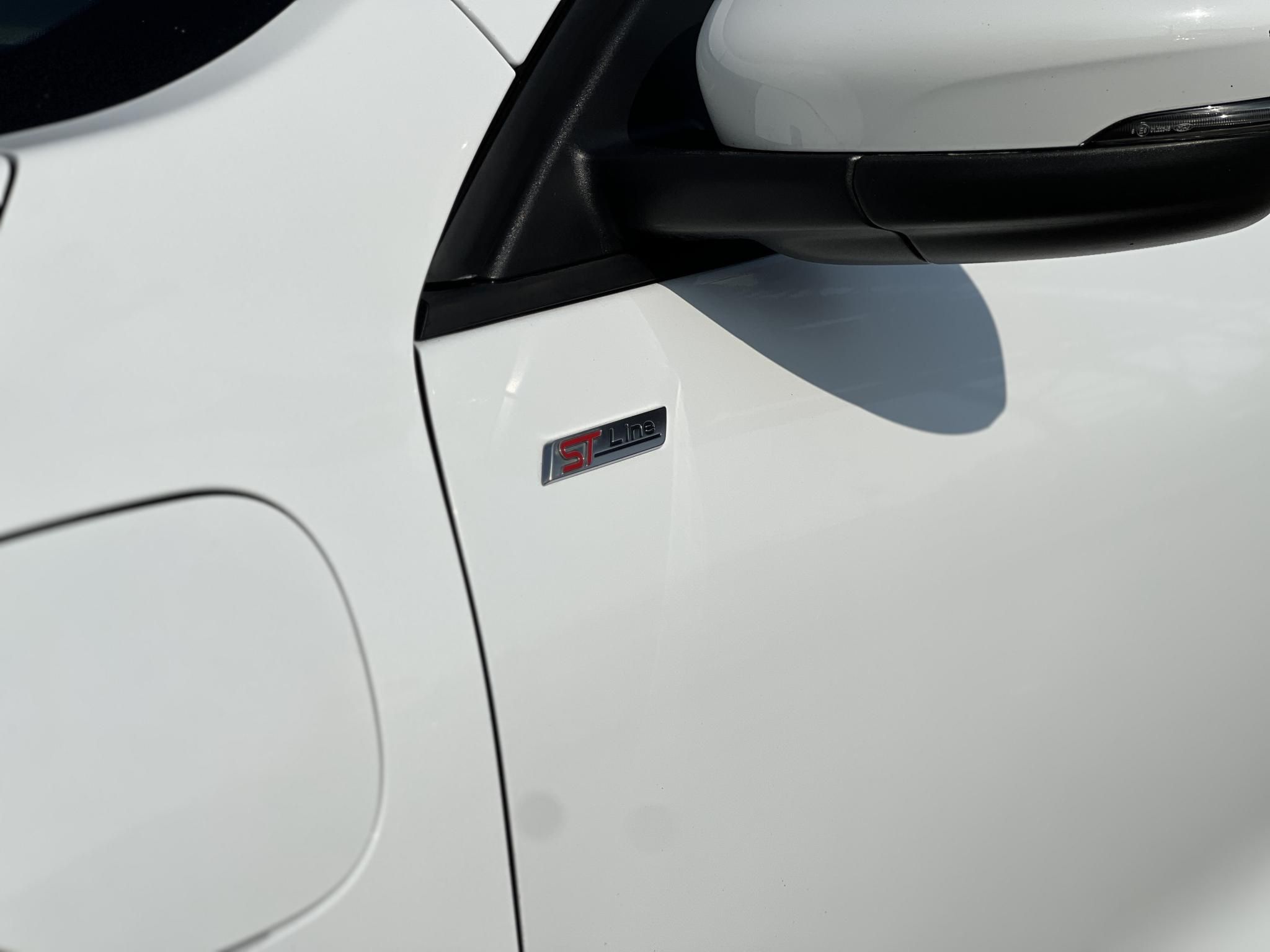 FORD KUGA 2.5 PHEV ST-Line CVT ST-line. panoráma tető