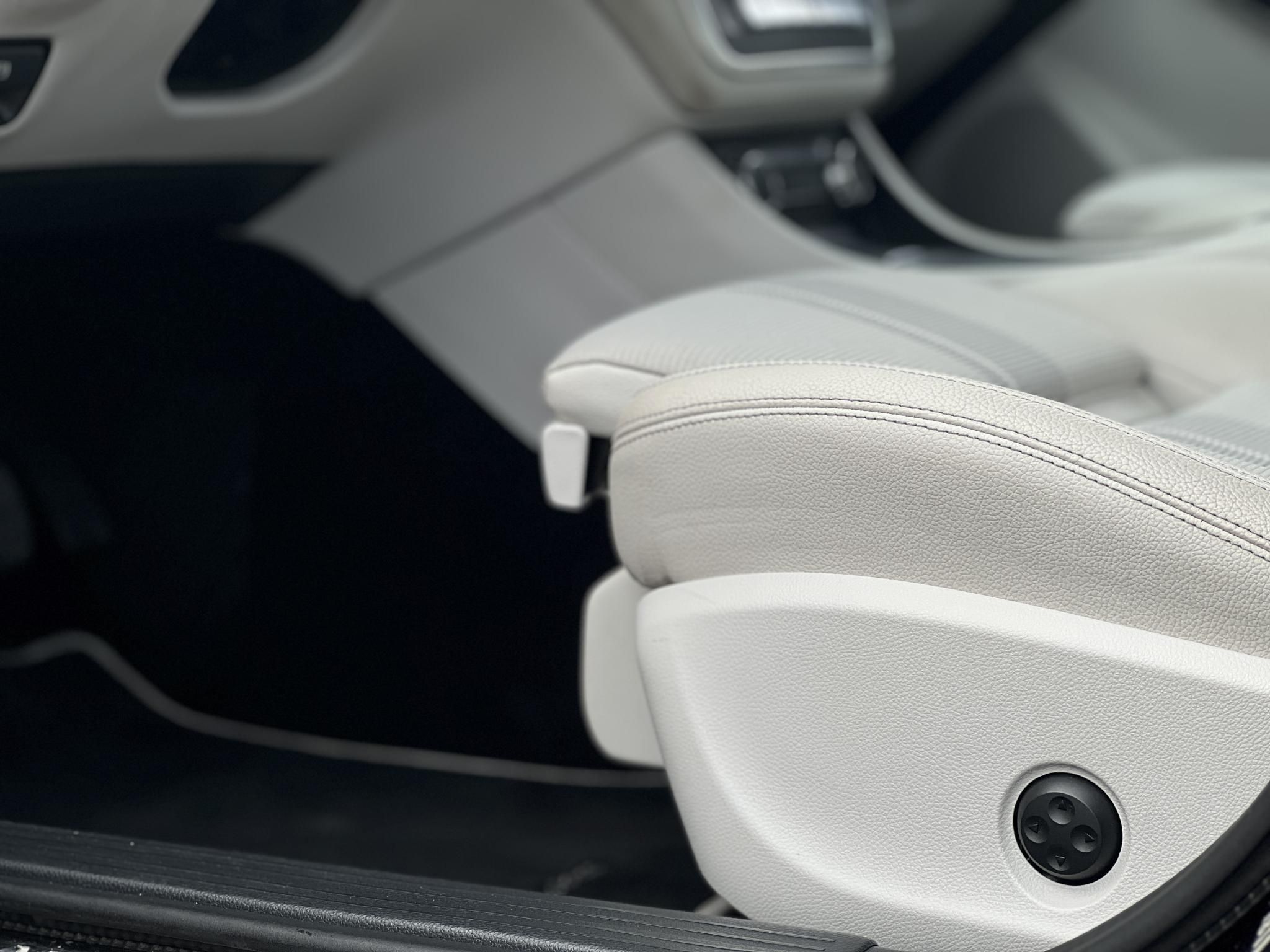 MERCEDES-BENZ CLA 200 7G-DCT M.o.-i. világos belső. harman/kardon. memória. CARPLAY