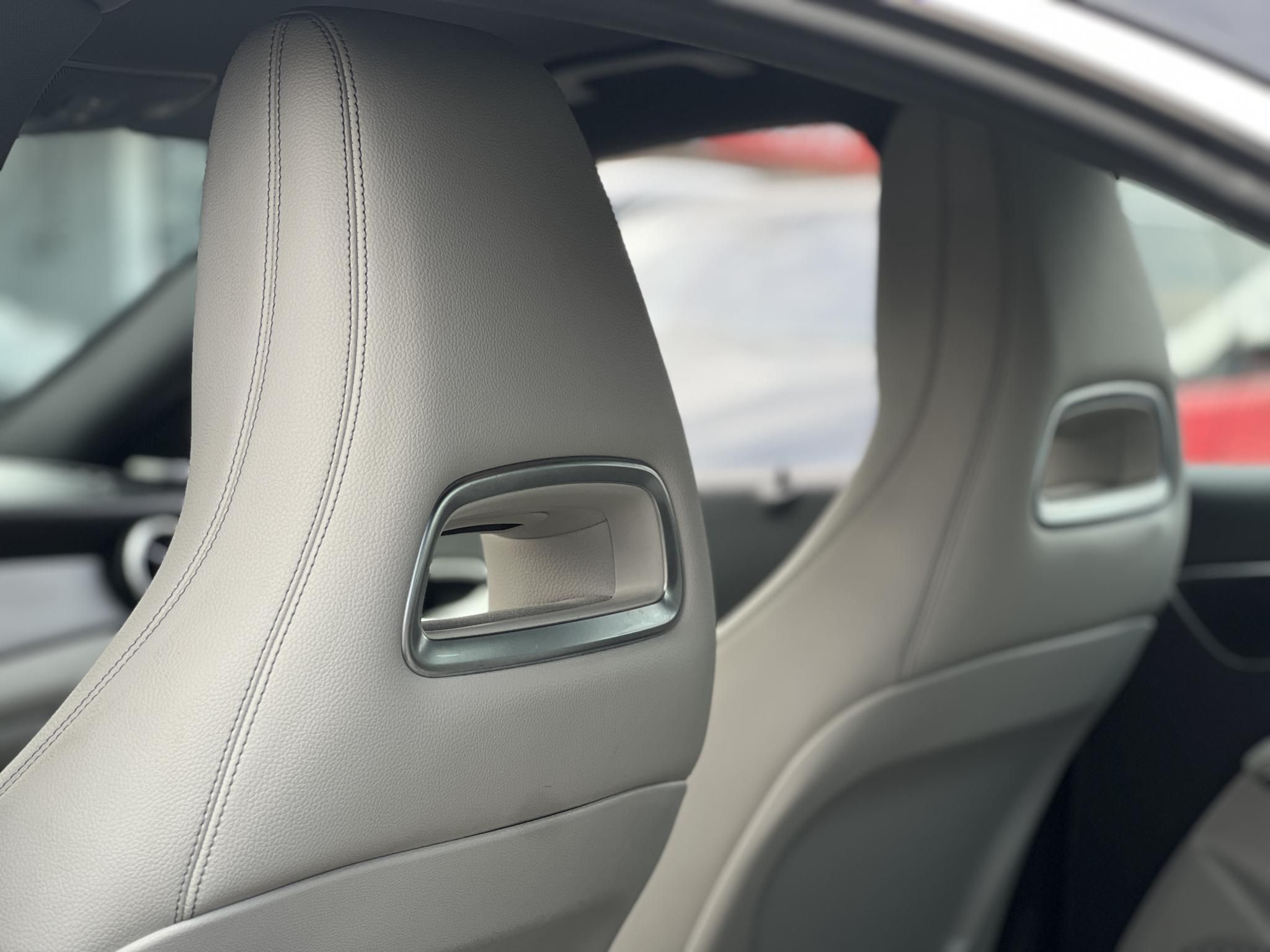 MERCEDES-BENZ CLA 200 7G-DCT M.o.-i. világos belső. harman/kardon. memória. CARPLAY