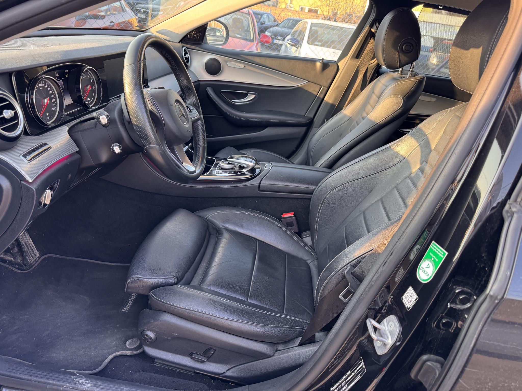 MERCEDES-BENZ E 350 e 9G-TRONIC 150e km. Bőr belső. kamera. frissen szervizelt