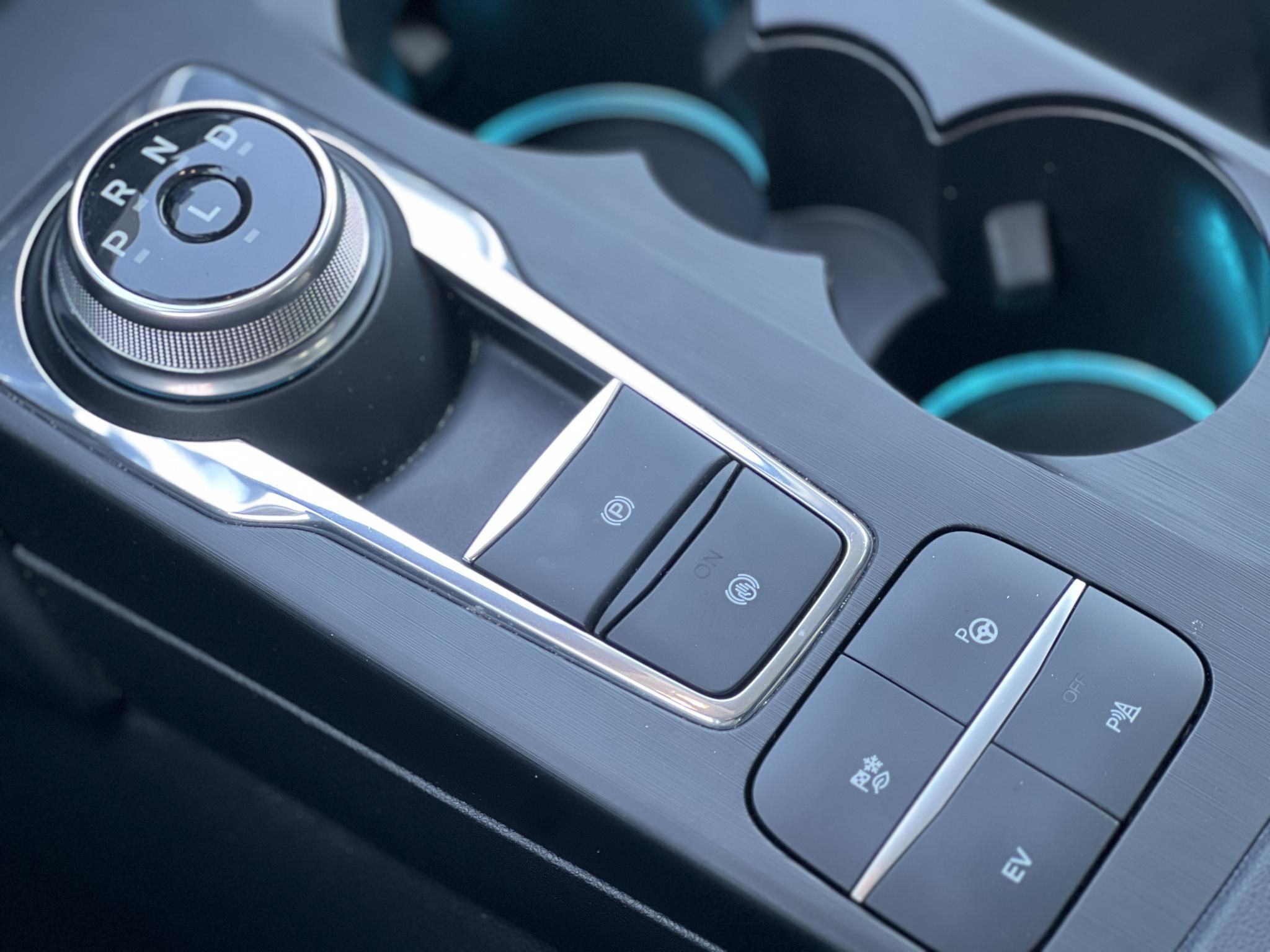 FORD KUGA 2.5 PHEV Titanium X CVT 94e km. Tempomat Ülésfűtés CarPlay Kamera Bluetooth