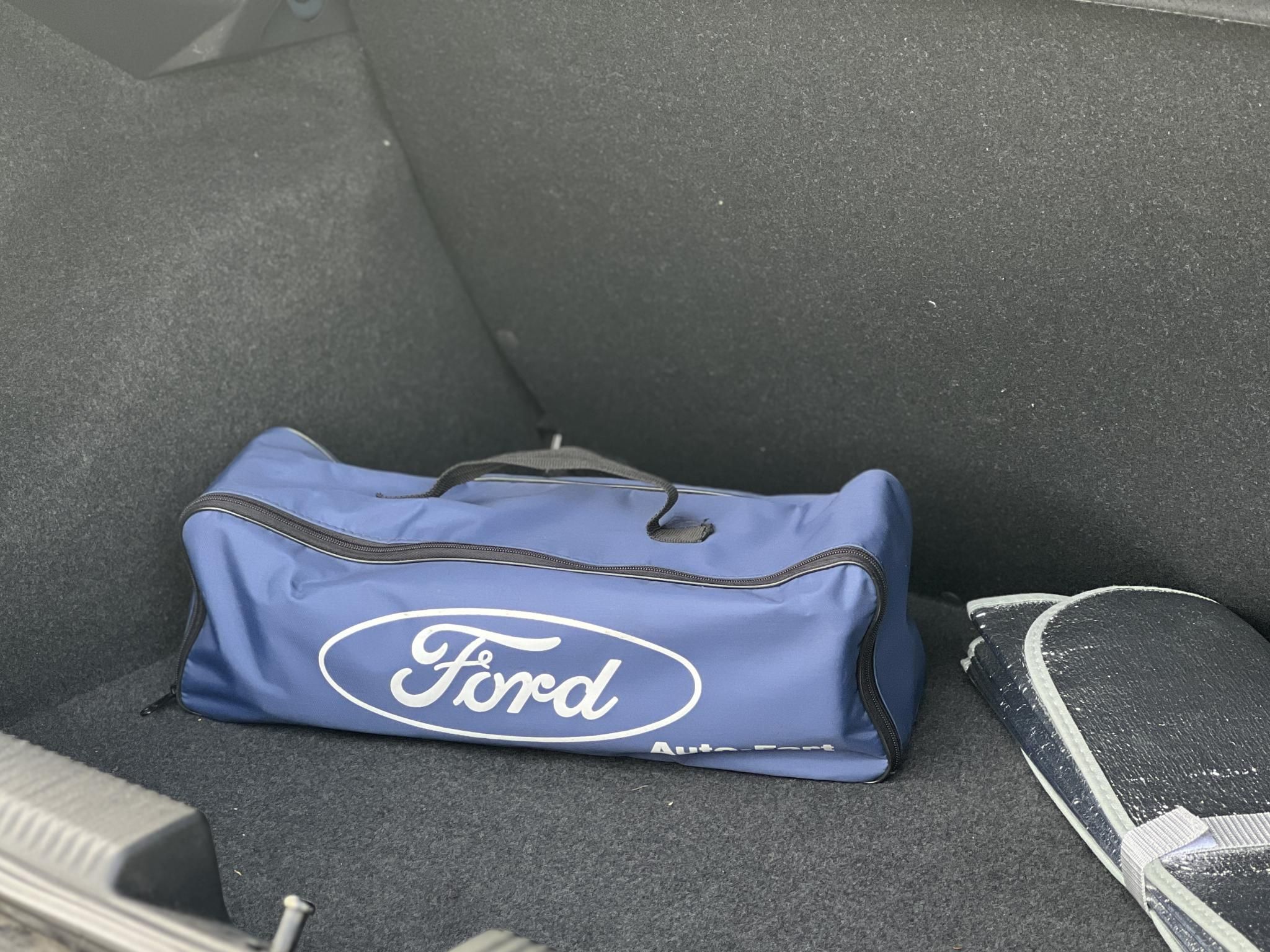 FORD FOCUS 1.4 Ambiente M.o.-i. 1.tul. Friss műszaki vizsga. Kifogástalan állapot!