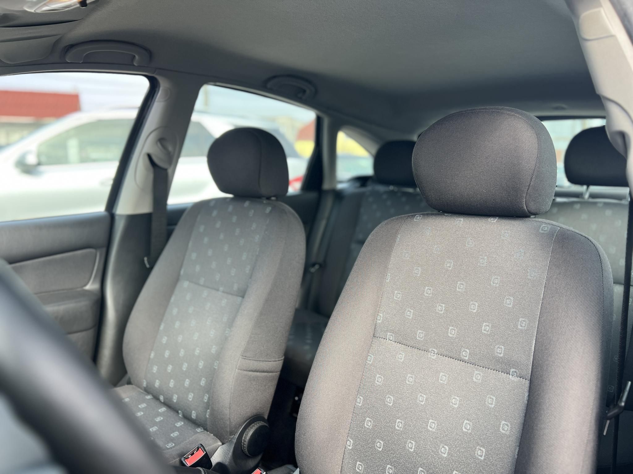 FORD FOCUS 1.4 Ambiente M.o.-i. 1.tul. Friss műszaki vizsga. Kifogástalan állapot!