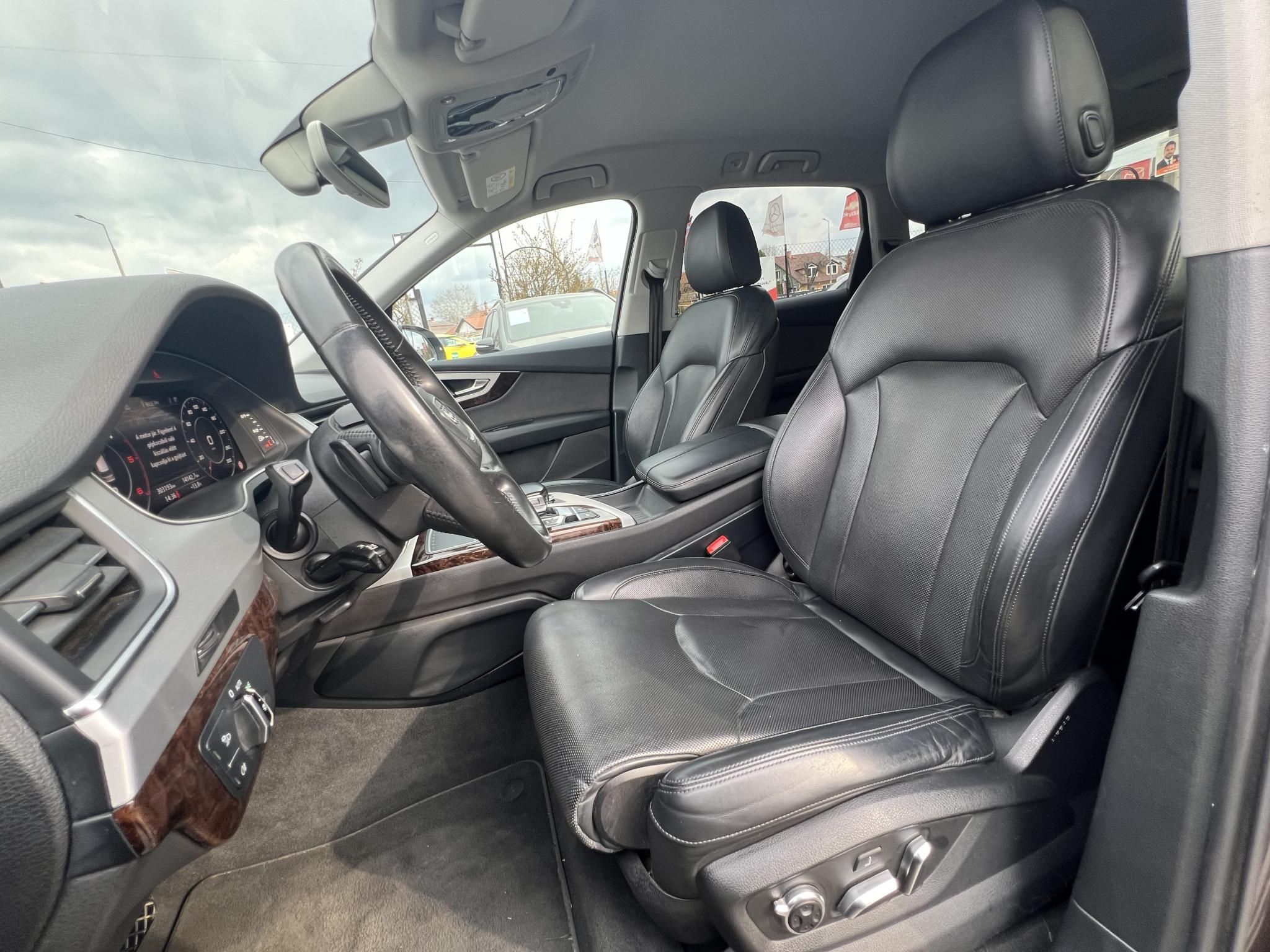 AUDI Q7 3.0 V6 TDI quattro Tiptronic ic M.o.i. 1.tul. rendszeresen karbantartott. vezérlés cserélve!