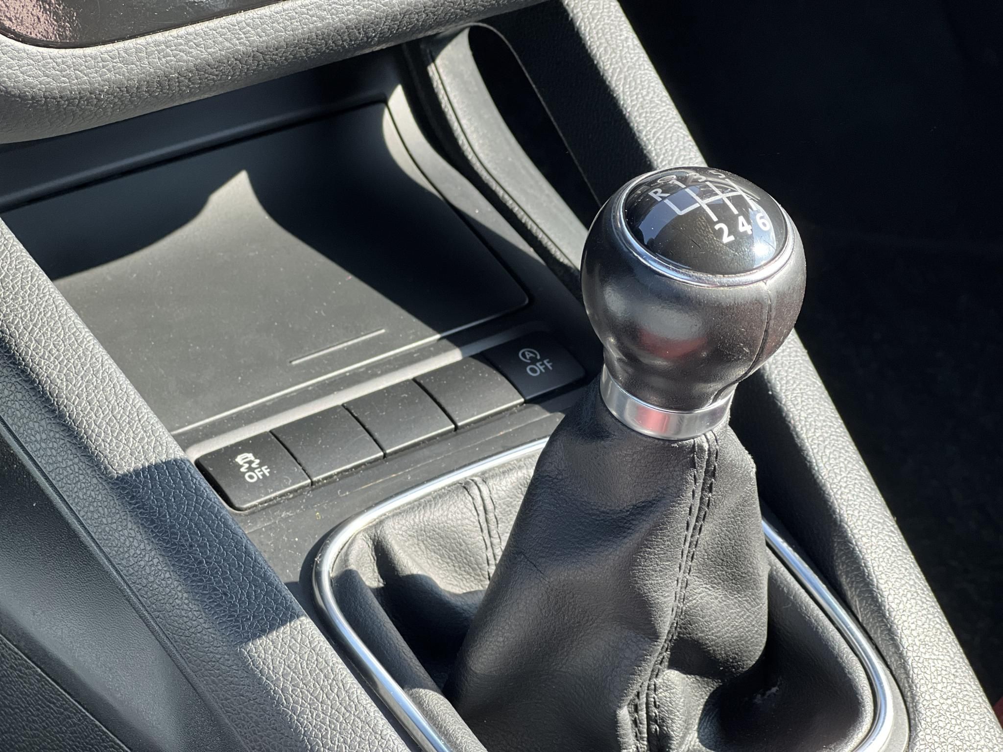 VOLKSWAGEN EOS 2.0 CR TDI Napfénytető. vezérlés cserélve. új kettős tömegű lendkerék!