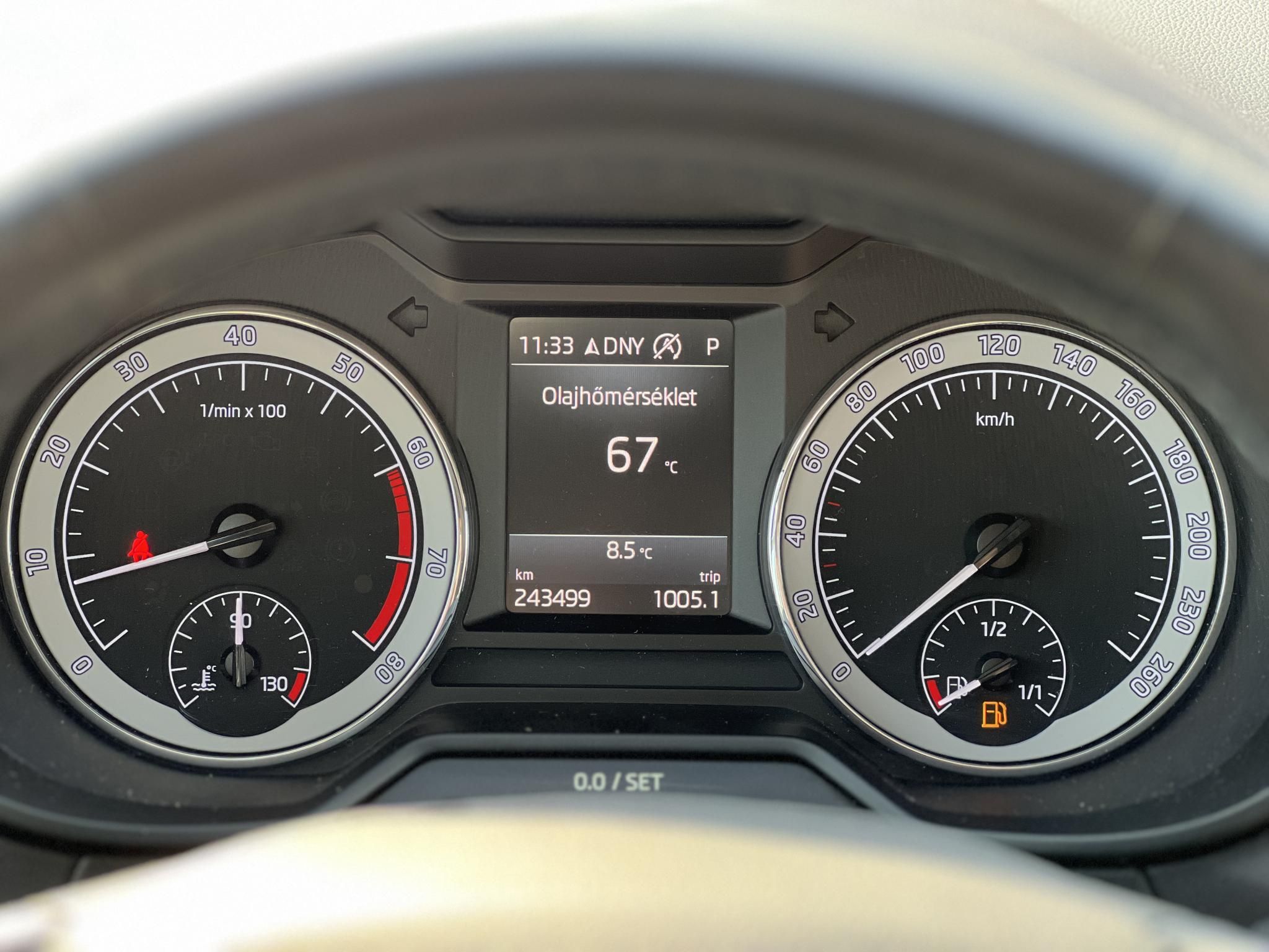 SKODA OCTAVIA 1.4 TSI Style DSG M.o.-i. sérülésmentes. CARPLAY!