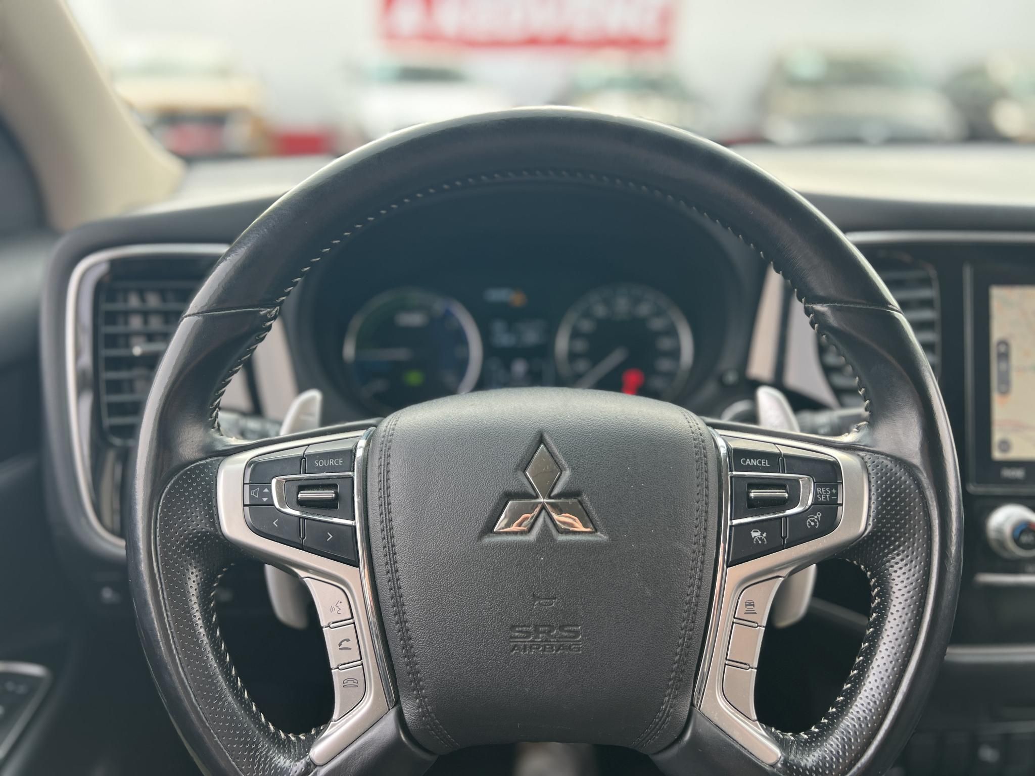 MITSUBISHI OUTLANDER 2.4 PHEV Instyle Premium 4WD CVT Magasan felszerelt. akár 40km elektromos hatótáv!