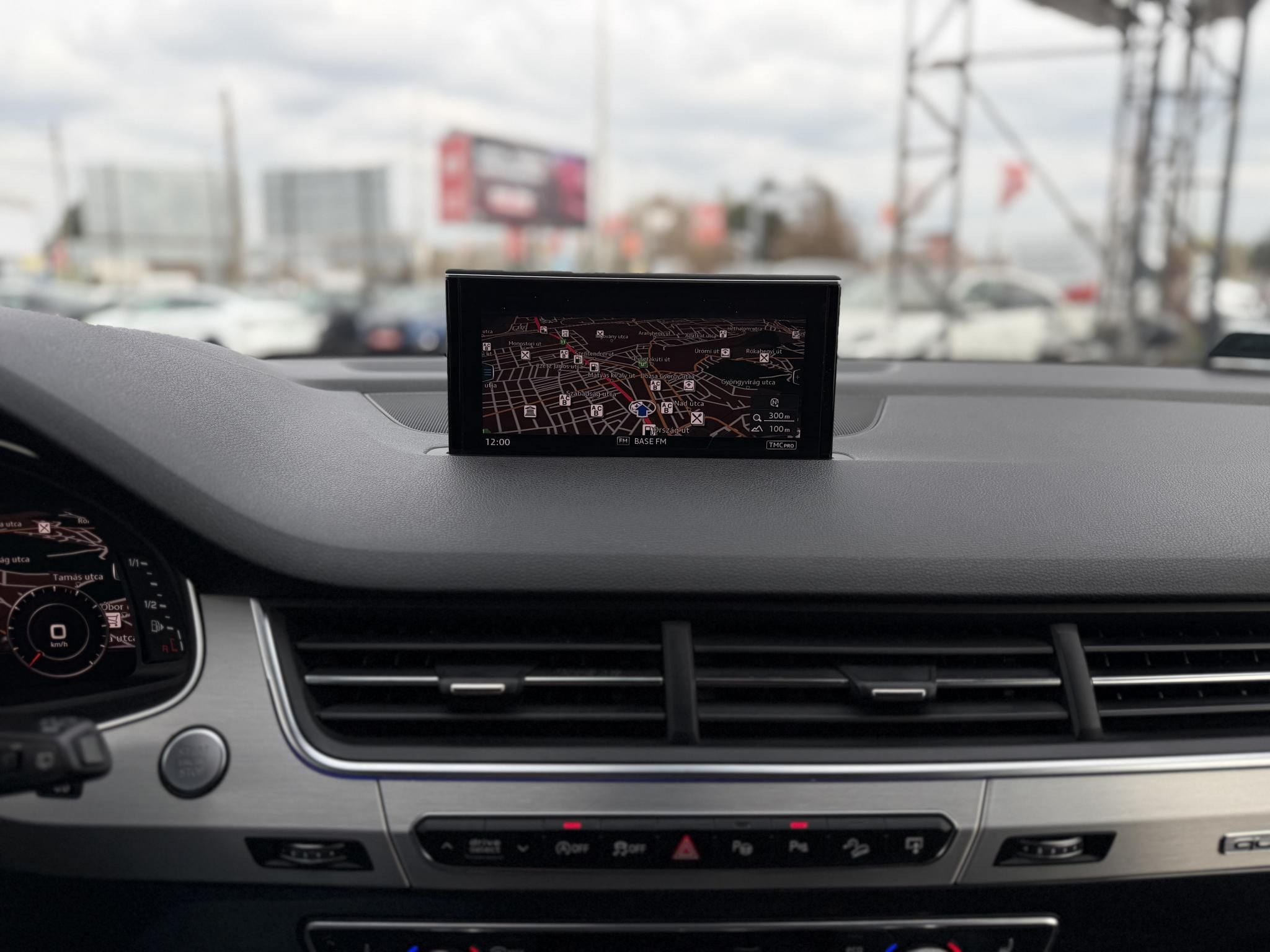 AUDI Q7 3.0 V6 TDI quattro Tiptronic ic [7 személy] S-line M.o.-i. BOSE. virtual cockpit. kamera. keyless. holttér