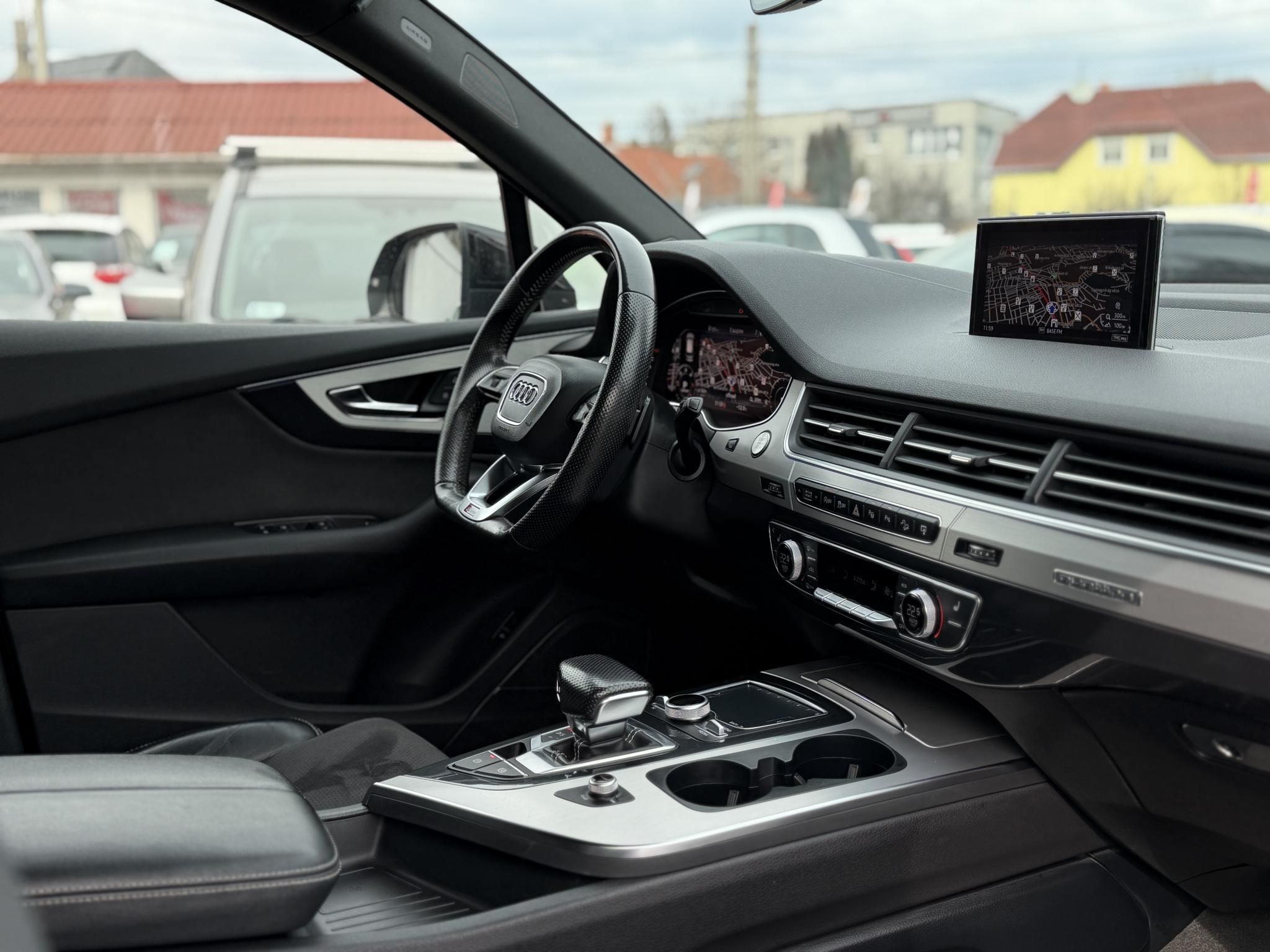 AUDI Q7 3.0 V6 TDI quattro Tiptronic ic [7 személy] S-line M.o.-i. BOSE. virtual cockpit. kamera. keyless. holttér