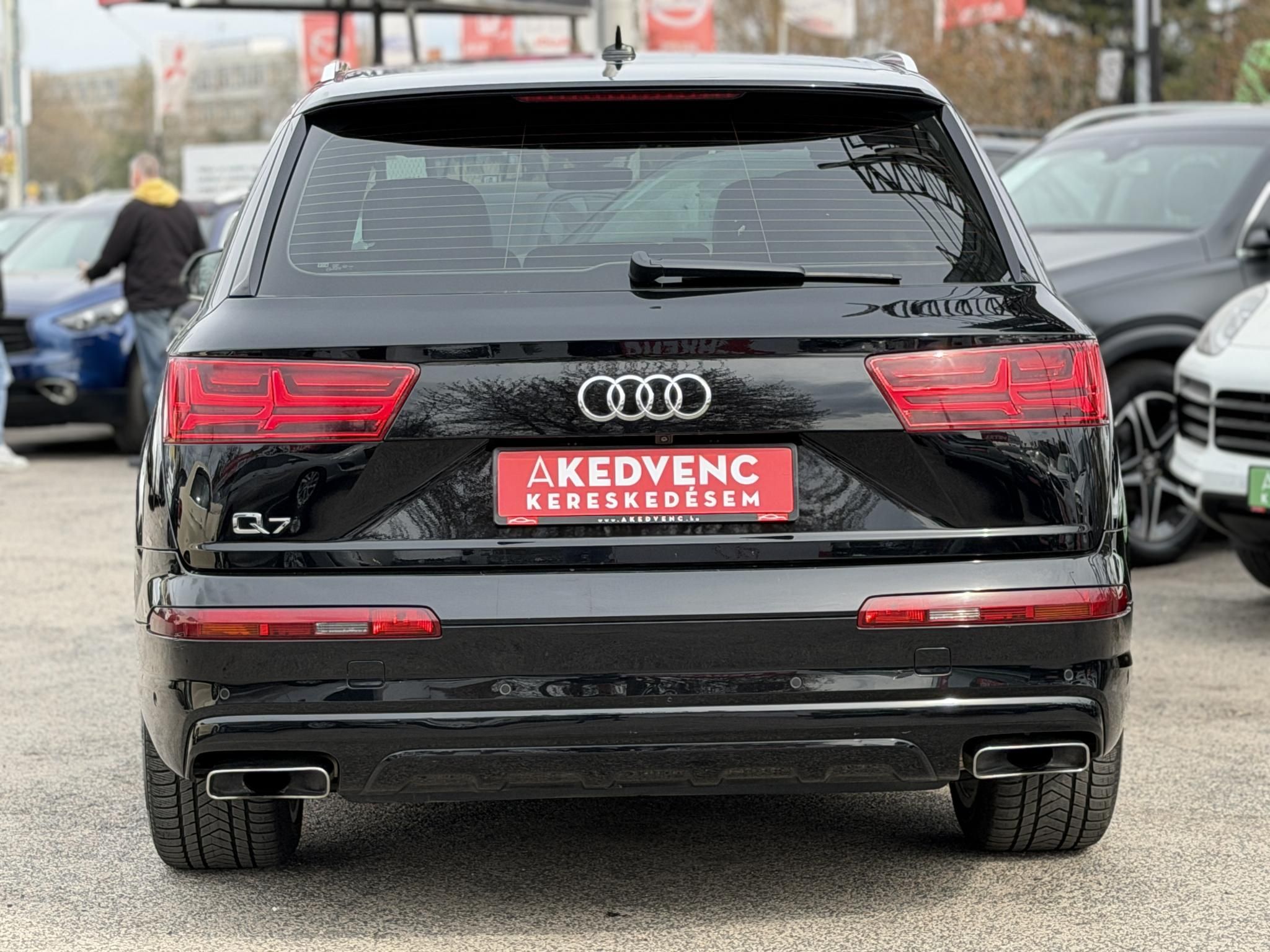 AUDI Q7 3.0 V6 TDI quattro Tiptronic ic [7 személy] S-line M.o.-i. BOSE. virtual cockpit. kamera. keyless. holttér