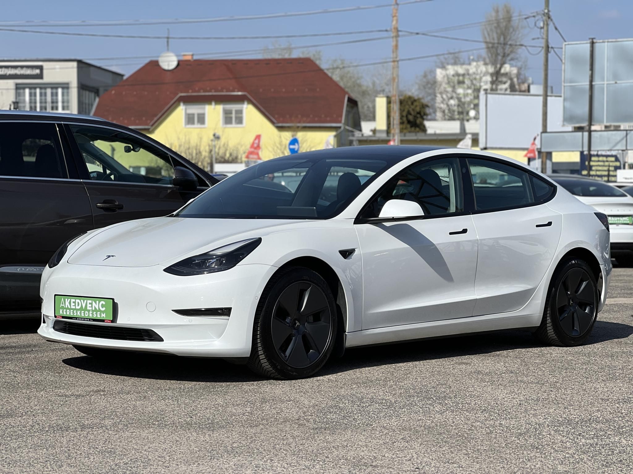 TESLA MODEL 3 Long Range AWD (Automata) 60e km. mátrix LED. hőszivattyú. 500km hatótáv!