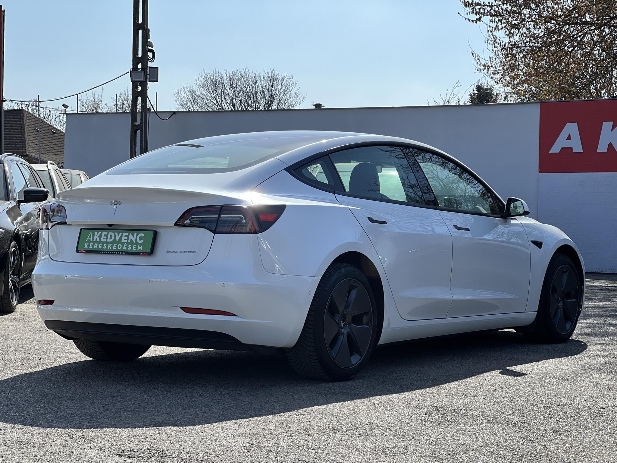 TESLA MODEL 3 Long Range AWD (Automata) 60e km. mátrix LED. hőszivattyú. 500km hatótáv!