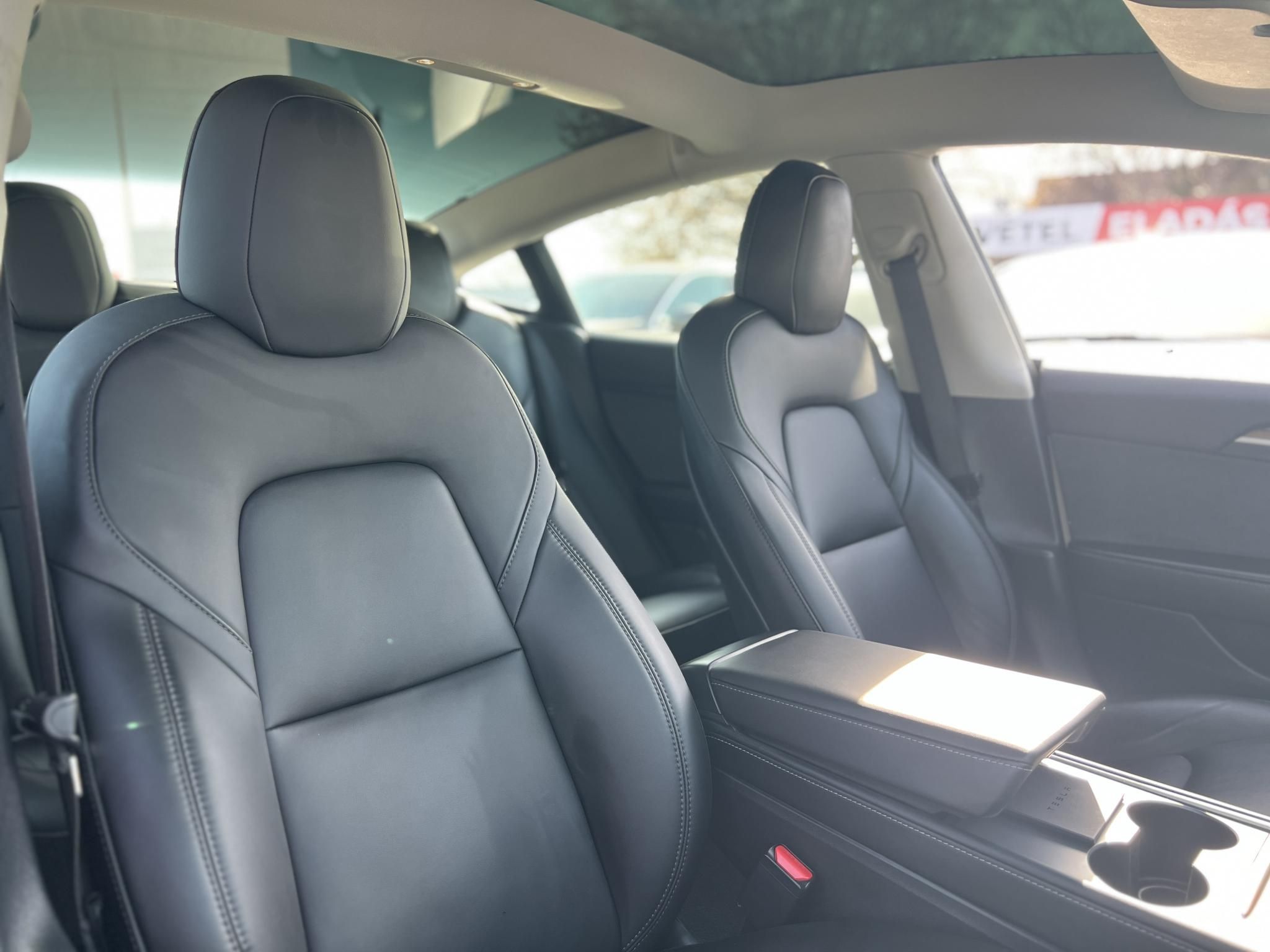 TESLA MODEL 3 Long Range AWD (Automata) 60e km. mátrix LED. hőszivattyú. 500km hatótáv!