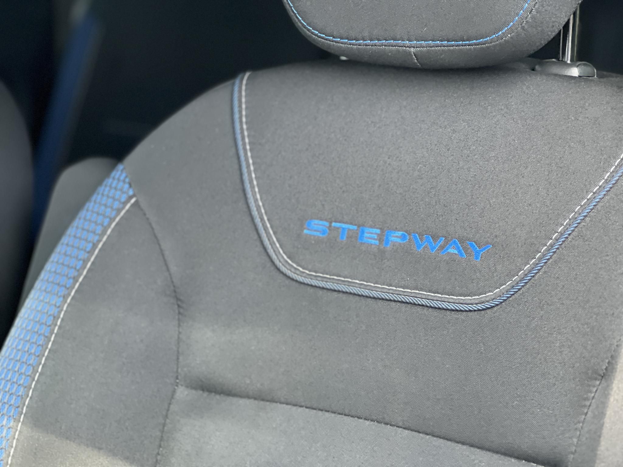 DACIA LODGY 1.5 Blue dCi Stepway (7 személyes ) 50e km. M.o.-i. 1.tul. CarPlay. Kitünő állapot!