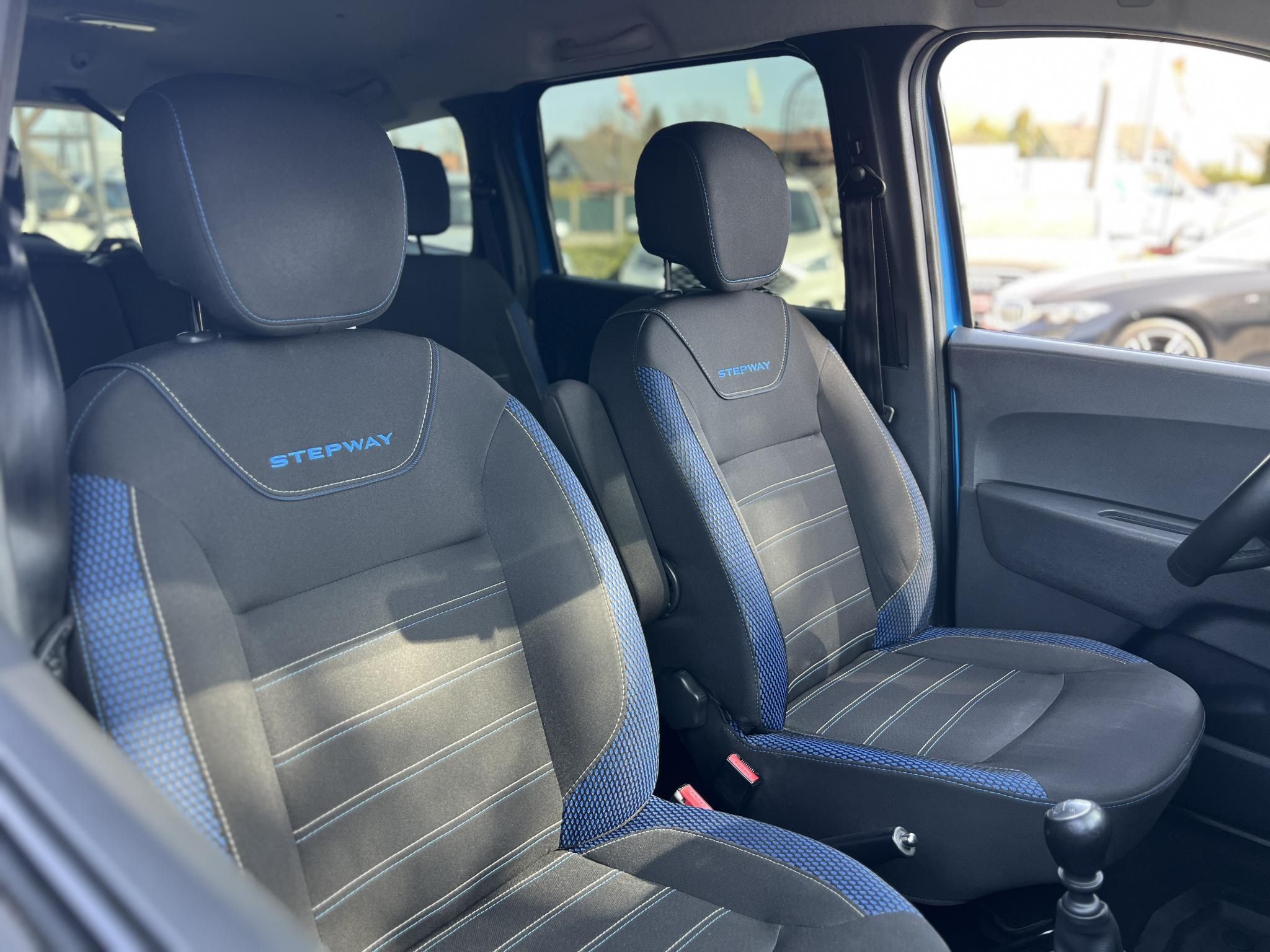 DACIA LODGY 1.5 Blue dCi Stepway (7 személyes ) 50e km. M.o.-i. 1.tul. CarPlay. Kitünő állapot!