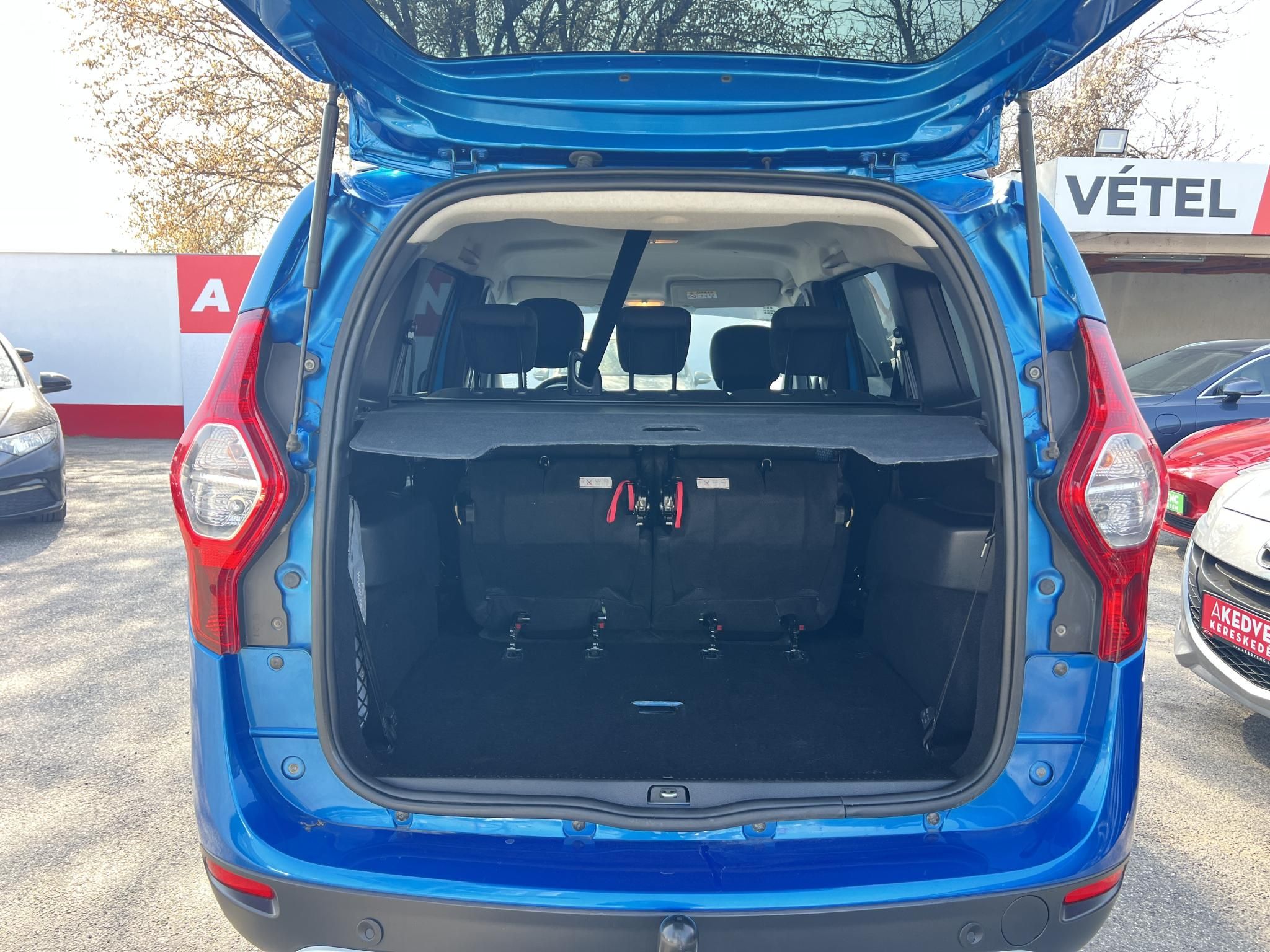 DACIA LODGY 1.5 Blue dCi Stepway (7 személyes ) 50e km. M.o.-i. 1.tul. CarPlay. Kitünő állapot!