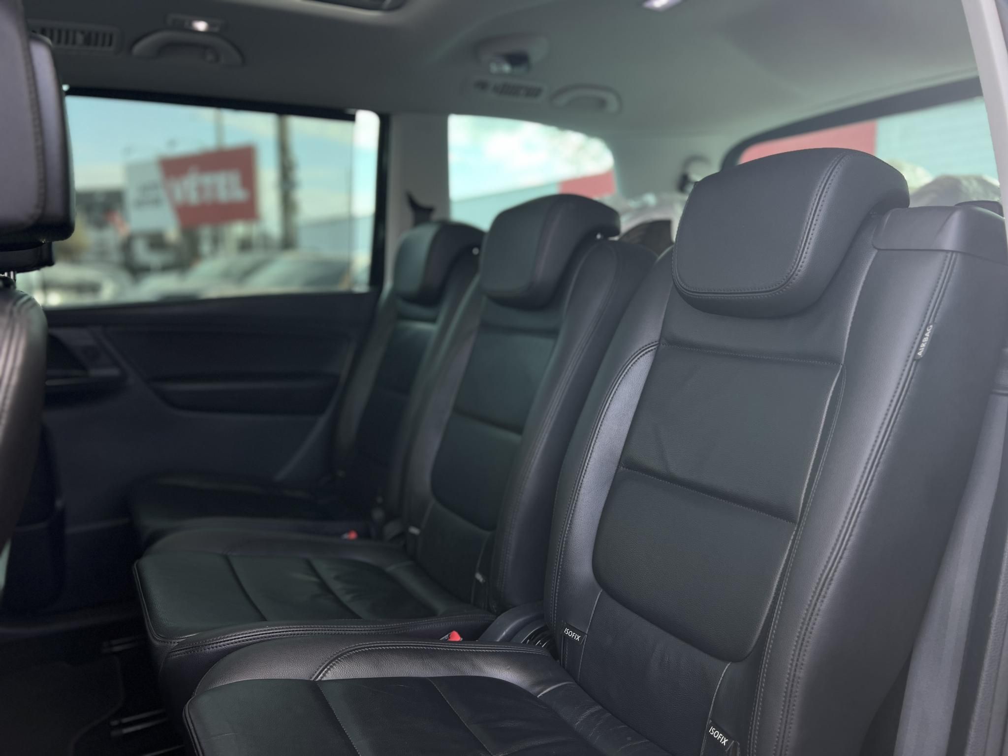 VOLKSWAGEN SHARAN 2.0 TDI BMT SCR Highline DSG [7 személy] Dynaudio. ülésmemória. Carplay. pano. vonóhorog. kamera. stb