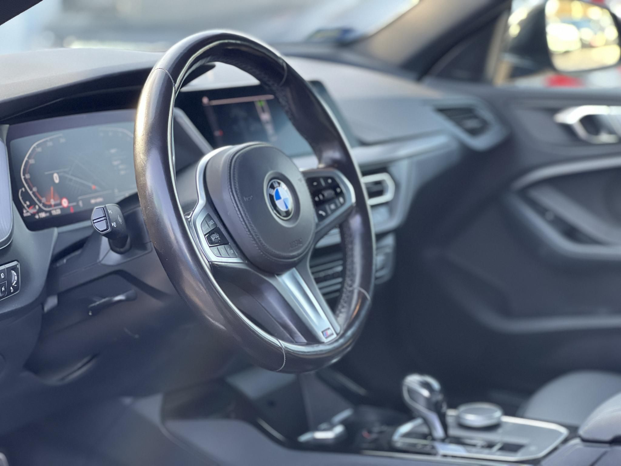 BMW 218d M Sport (Automata) 98e km. CARPLAY. LED. tempomat. ülésfűtés. keyless. megkímélt állapot!