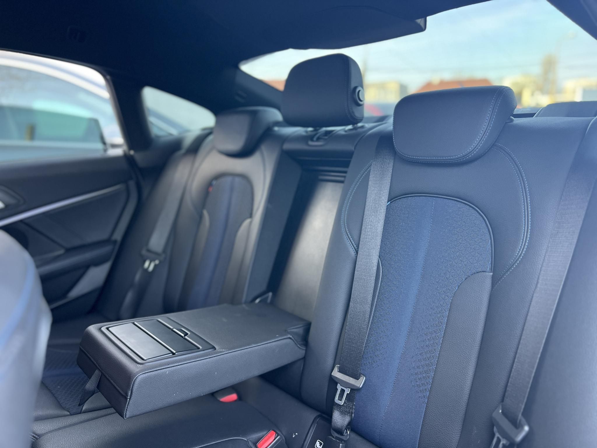 BMW 218d M Sport (Automata) 98e km. CARPLAY. LED. tempomat. ülésfűtés. keyless. megkímélt állapot!