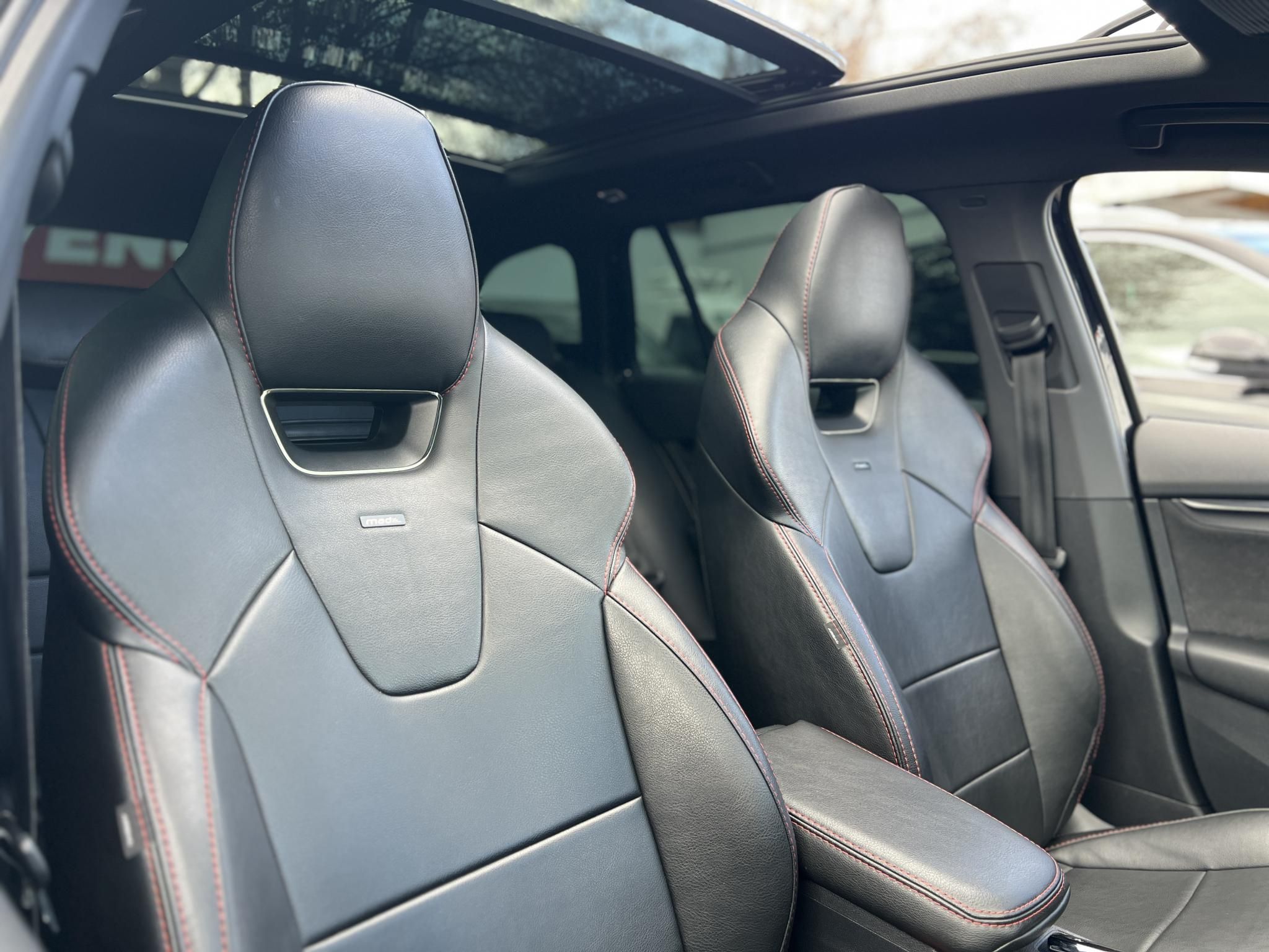 SKODA OCTAVIA Combi 2.0 TDI SCR RS DSG Magyarországi. Gyári fényezés. Végig vezetett szervizkönyv!