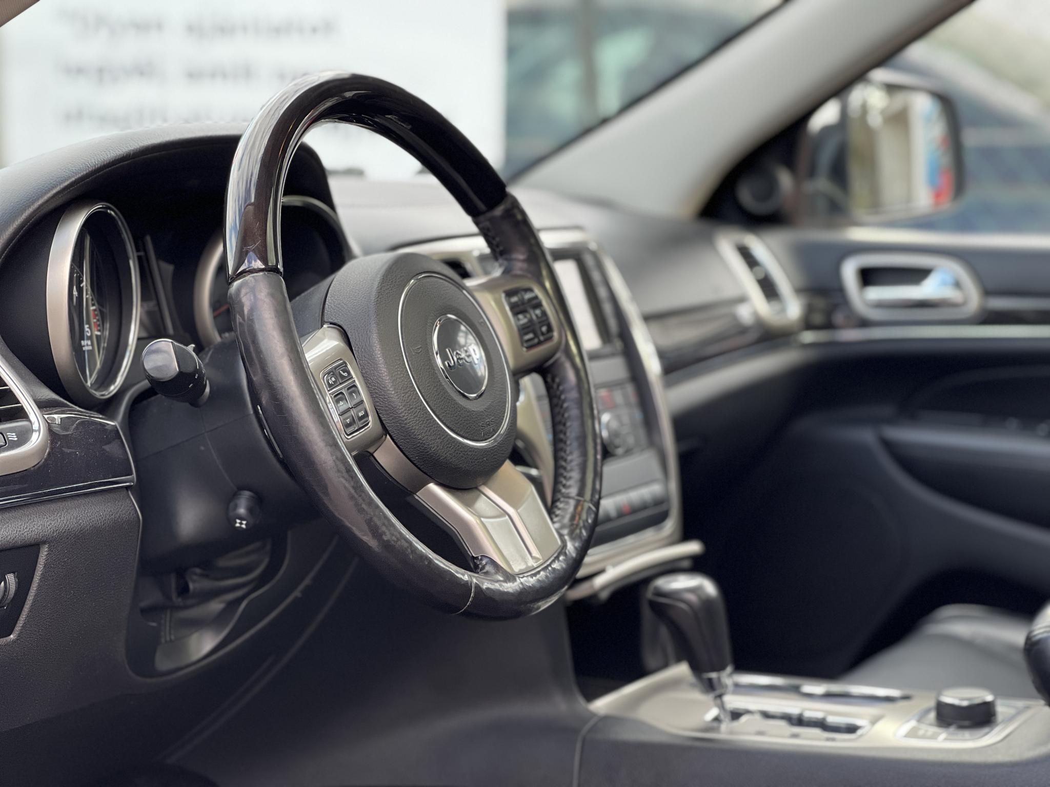 JEEP GRAND CHEROKEE 3.0 V6 CRD Overland (Automata) Xenon Memória Üléshűtés Panorámatető Vonóhorog Friss vizsga!