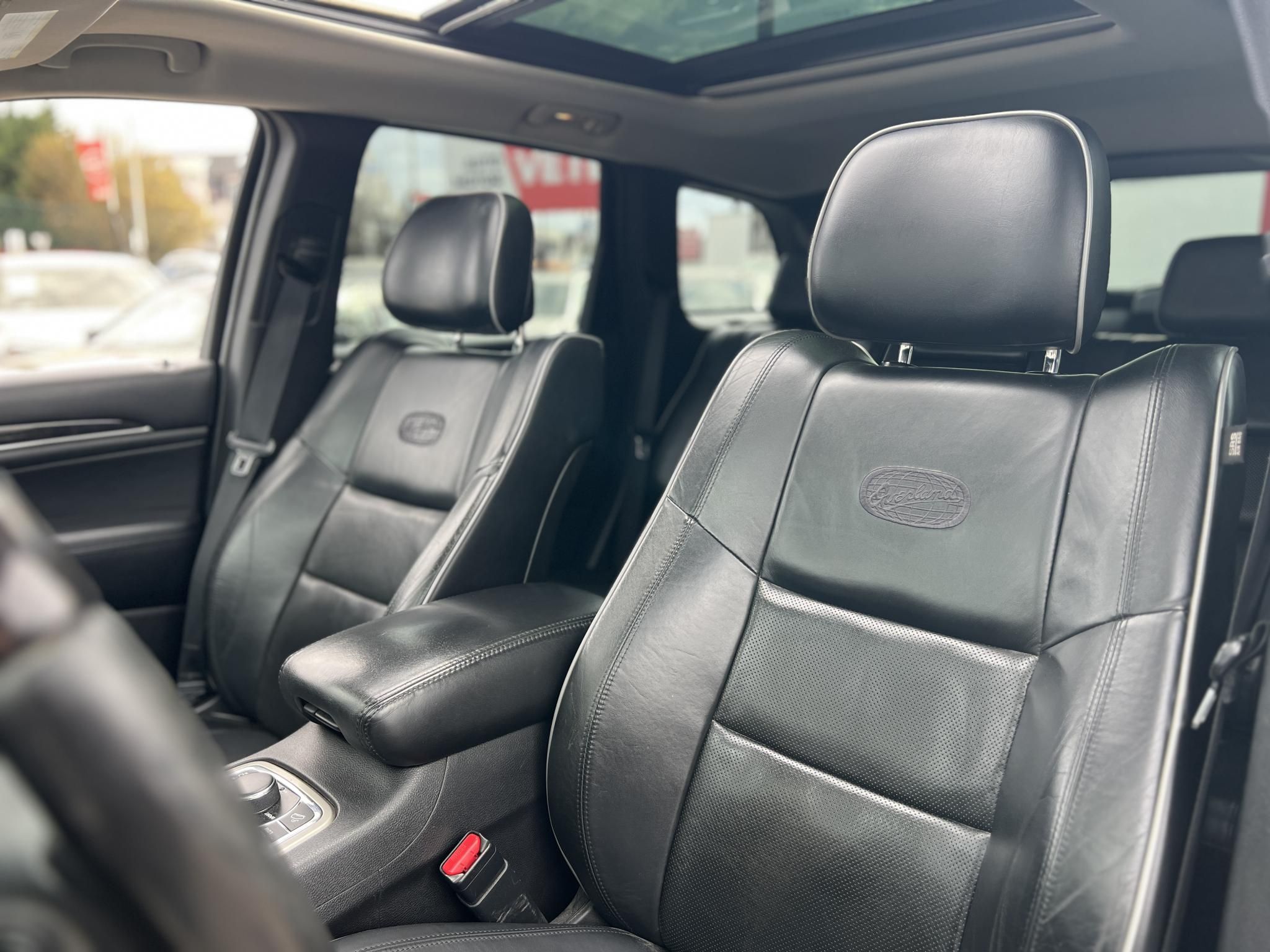 JEEP GRAND CHEROKEE 3.0 V6 CRD Overland (Automata) Xenon Memória Üléshűtés Panorámatető Vonóhorog Friss vizsga!