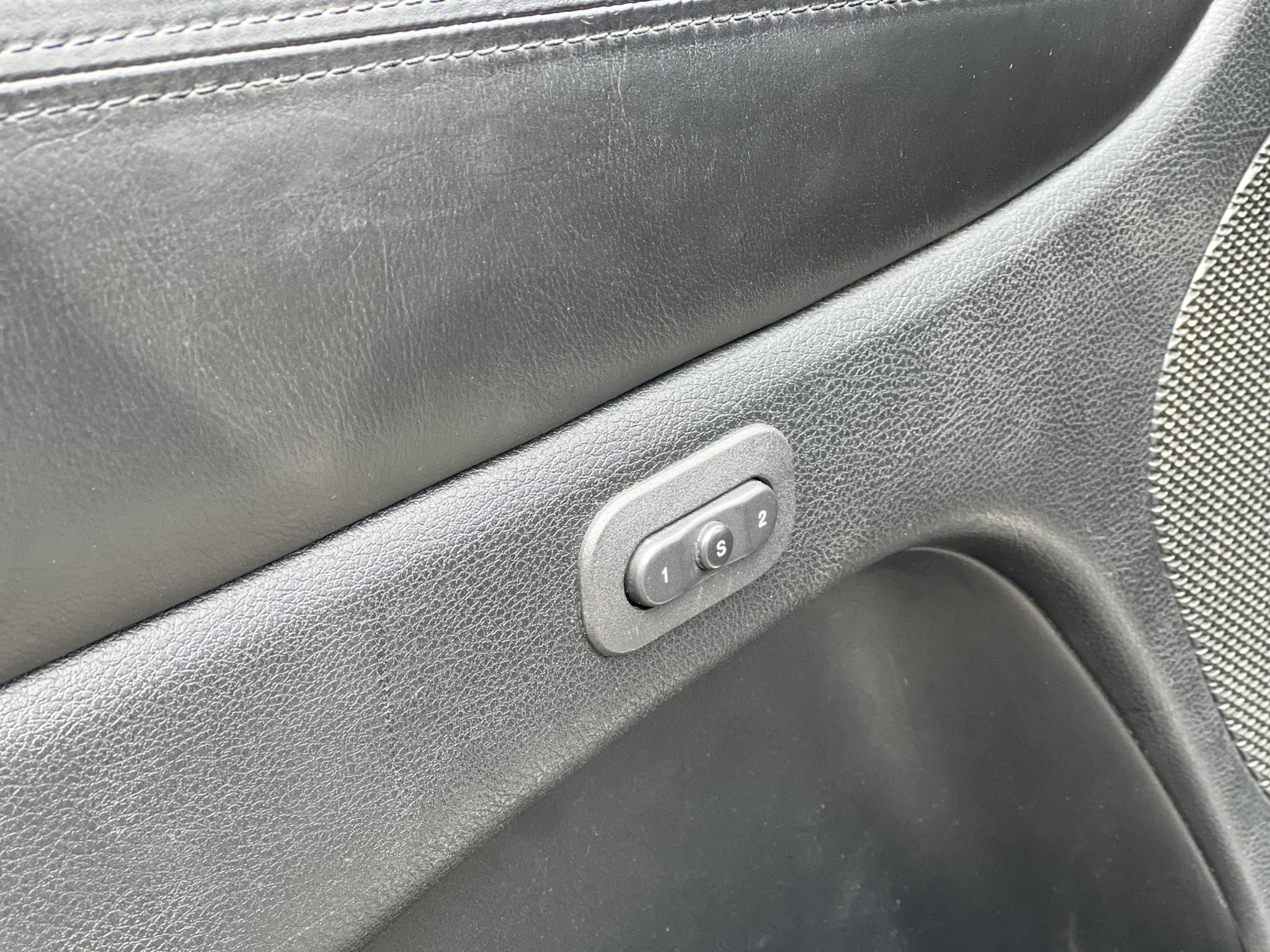 JEEP GRAND CHEROKEE 3.0 V6 CRD Overland (Automata) Xenon Memória Üléshűtés Panorámatető Vonóhorog Friss vizsga!