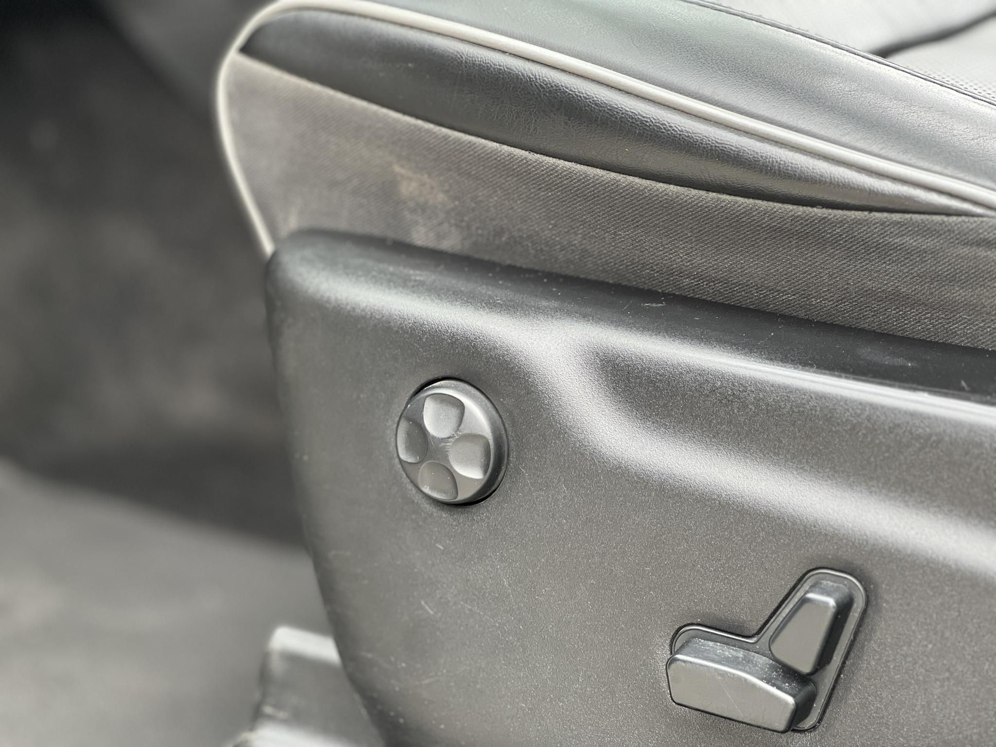 JEEP GRAND CHEROKEE 3.0 V6 CRD Overland (Automata) Xenon Memória Üléshűtés Panorámatető Vonóhorog Friss vizsga!