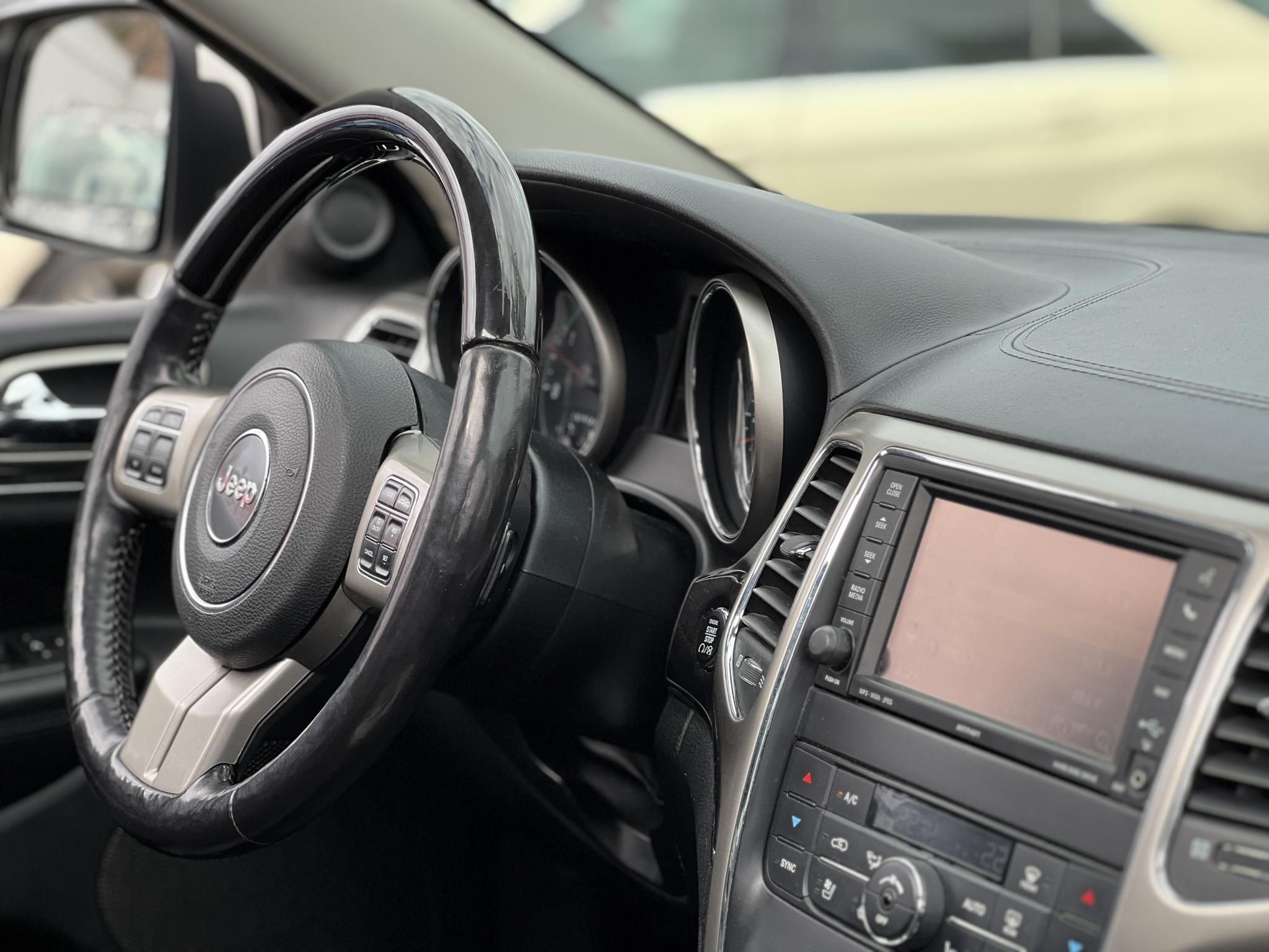 JEEP GRAND CHEROKEE 3.0 V6 CRD Overland (Automata) Xenon Memória Üléshűtés Panorámatető Vonóhorog Friss vizsga!