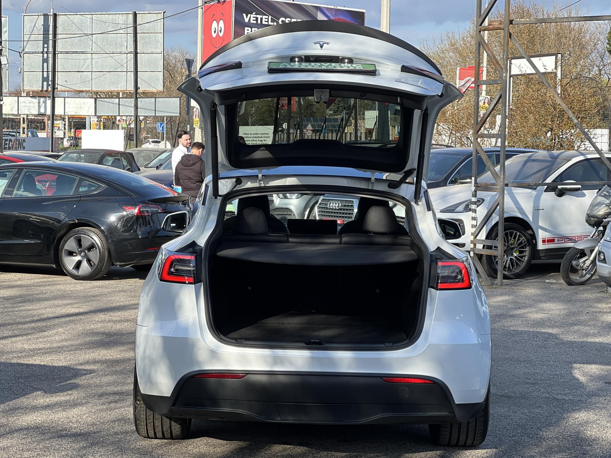 TESLA MODEL Y Performance AWD (Automata) 63e km. AMD Ryzen. mátrix LED. hőszivattyú. garanciális 2030-ig!