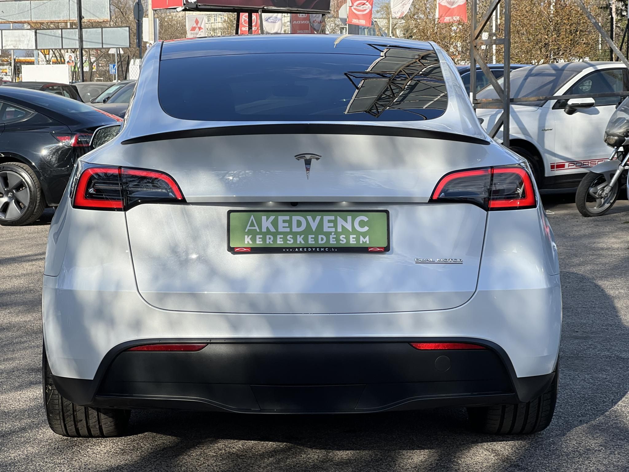 TESLA MODEL Y Performance AWD (Automata) 63e km. AMD Ryzen. mátrix LED. hőszivattyú. garanciális 2030-ig!