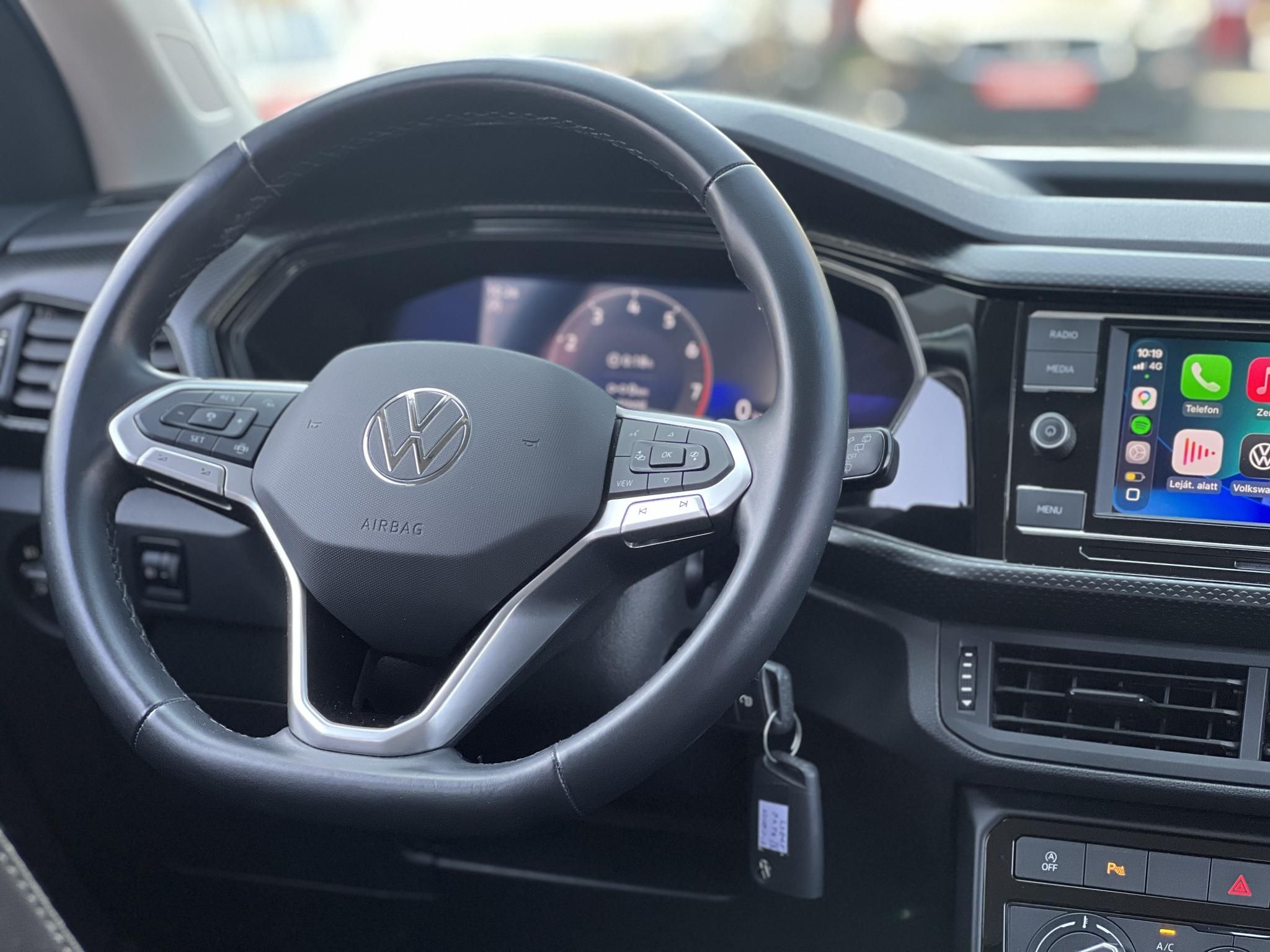 VOLKSWAGEN T-CROSS 1.0 TSI Life 24e km. M.o.-i. sérülésmentes. kifogástalan állapot. CARPLAY!