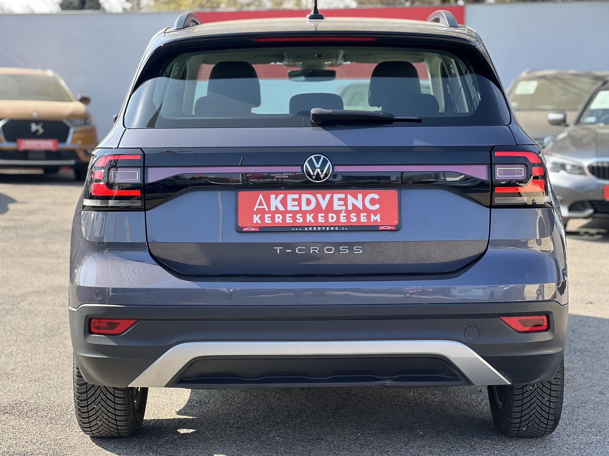 VOLKSWAGEN T-CROSS 1.0 TSI Life 24e km. M.o.-i. sérülésmentes. kifogástalan állapot. CARPLAY!