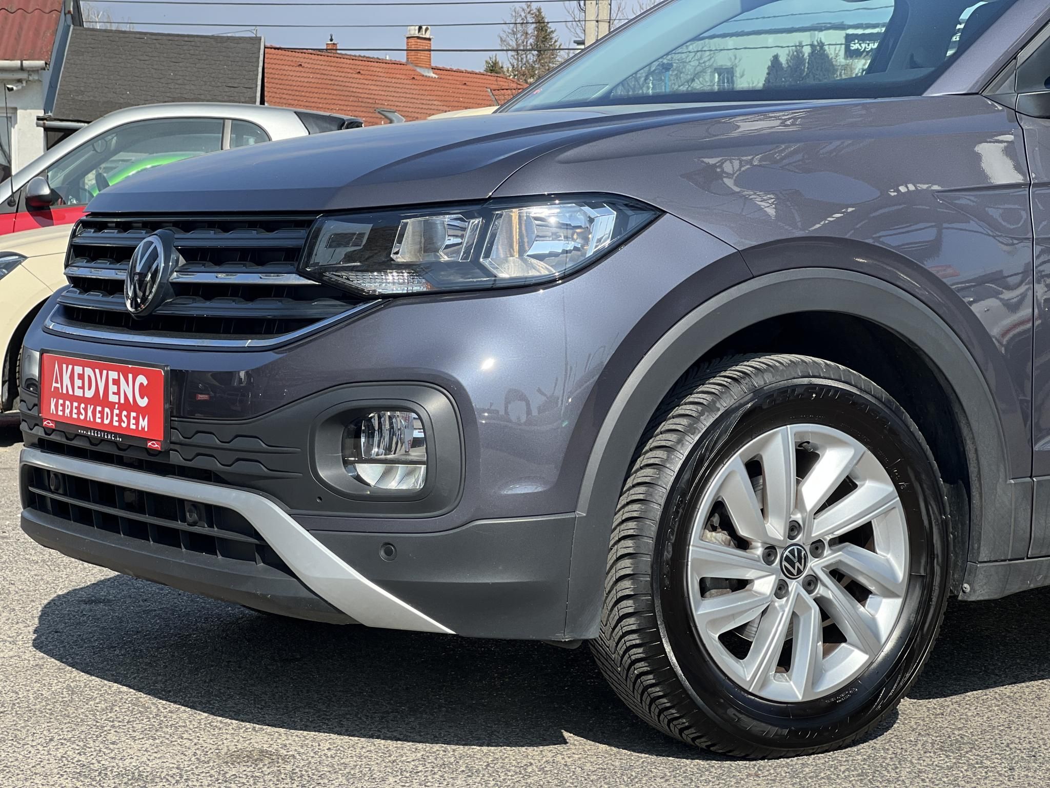 VOLKSWAGEN T-CROSS 1.0 TSI Life 24e km. M.o.-i. sérülésmentes. kifogástalan állapot. CARPLAY!