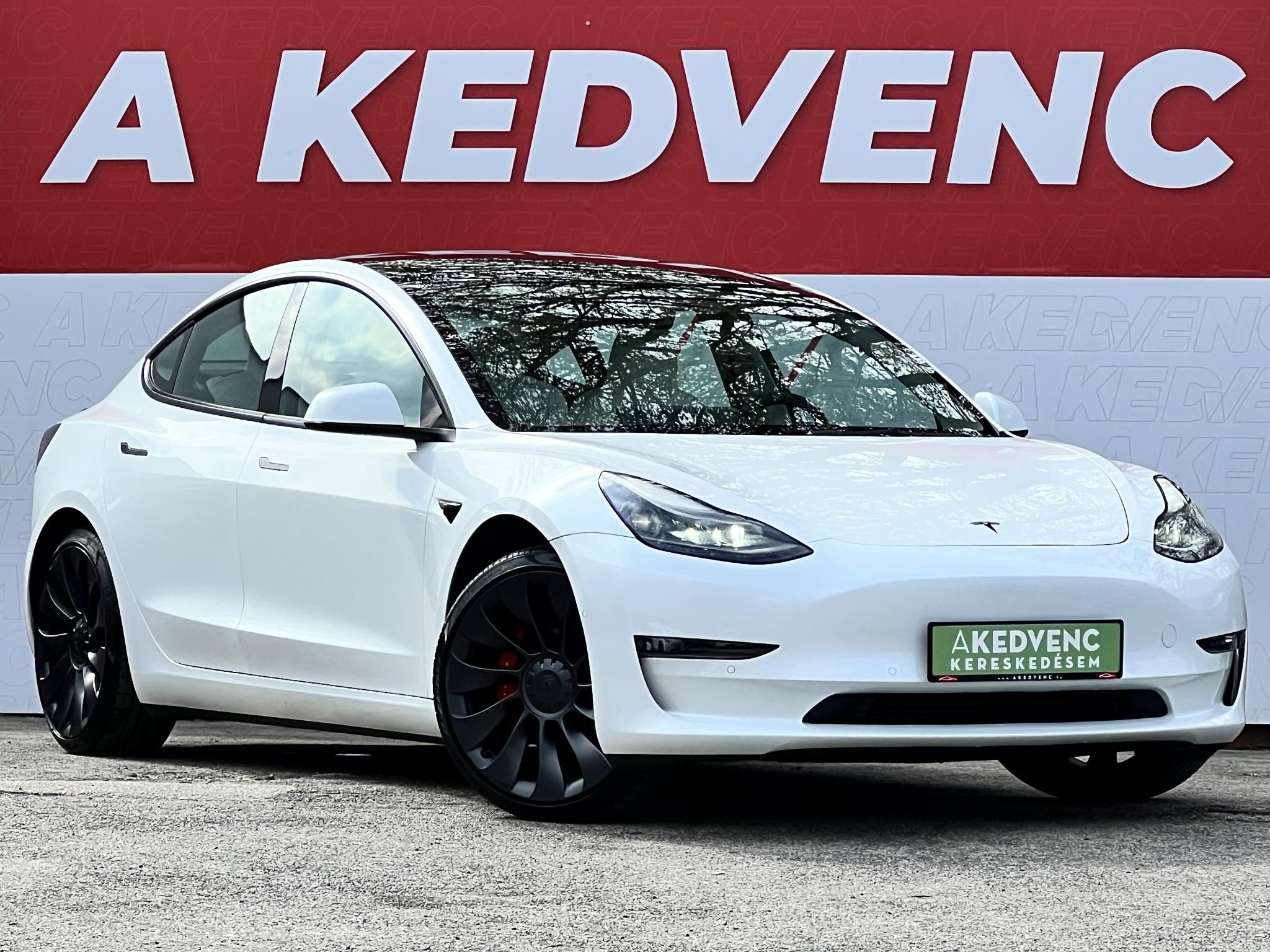 TESLA MODEL 3 Performance AWD (Automata) 103e km. FEHÉR BELSŐ. mátrix LED. hőszivattyú. garanciális!