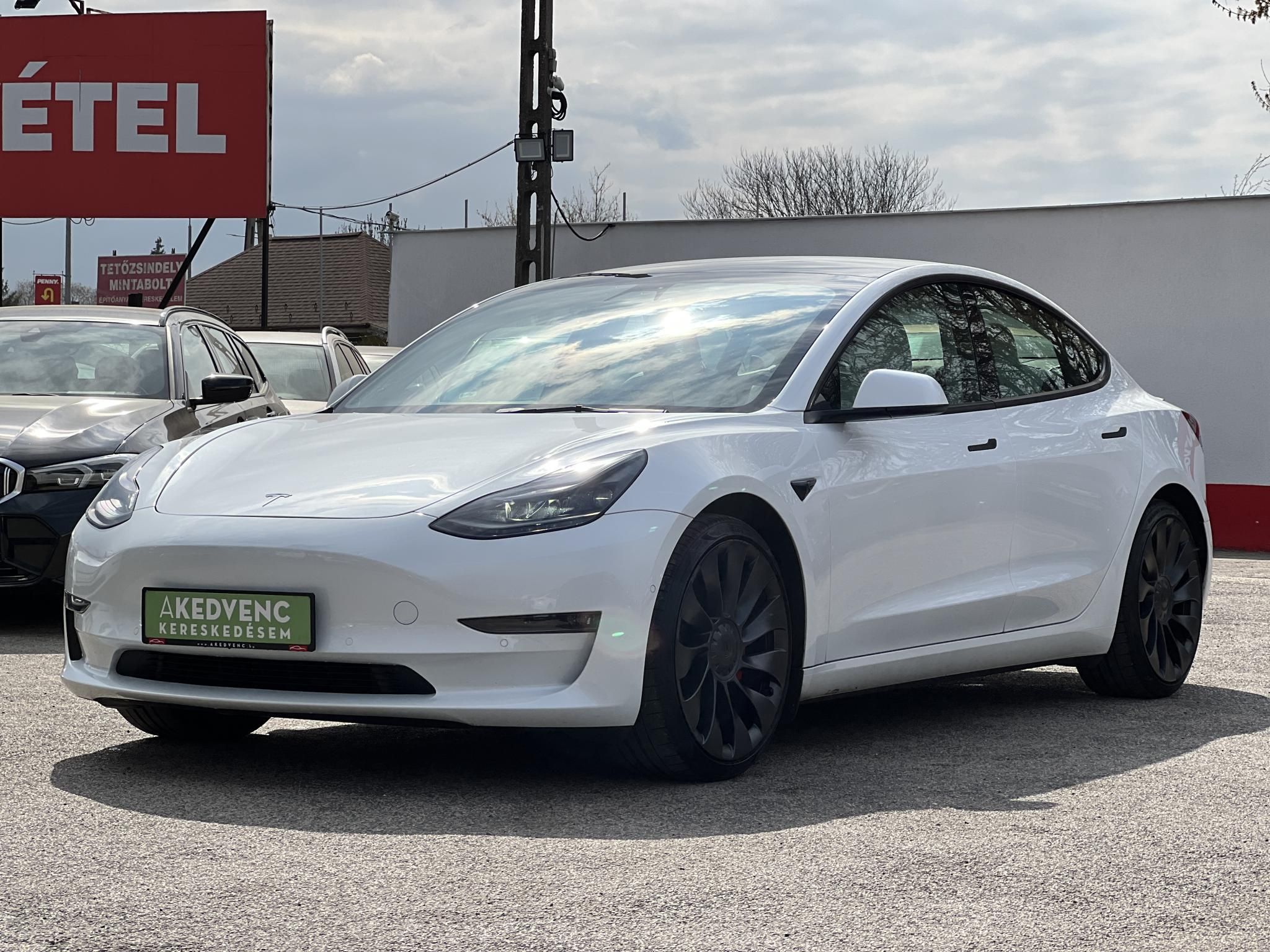 TESLA MODEL 3 Performance AWD (Automata) 103e km. FEHÉR BELSŐ. mátrix LED. hőszivattyú. garanciális!