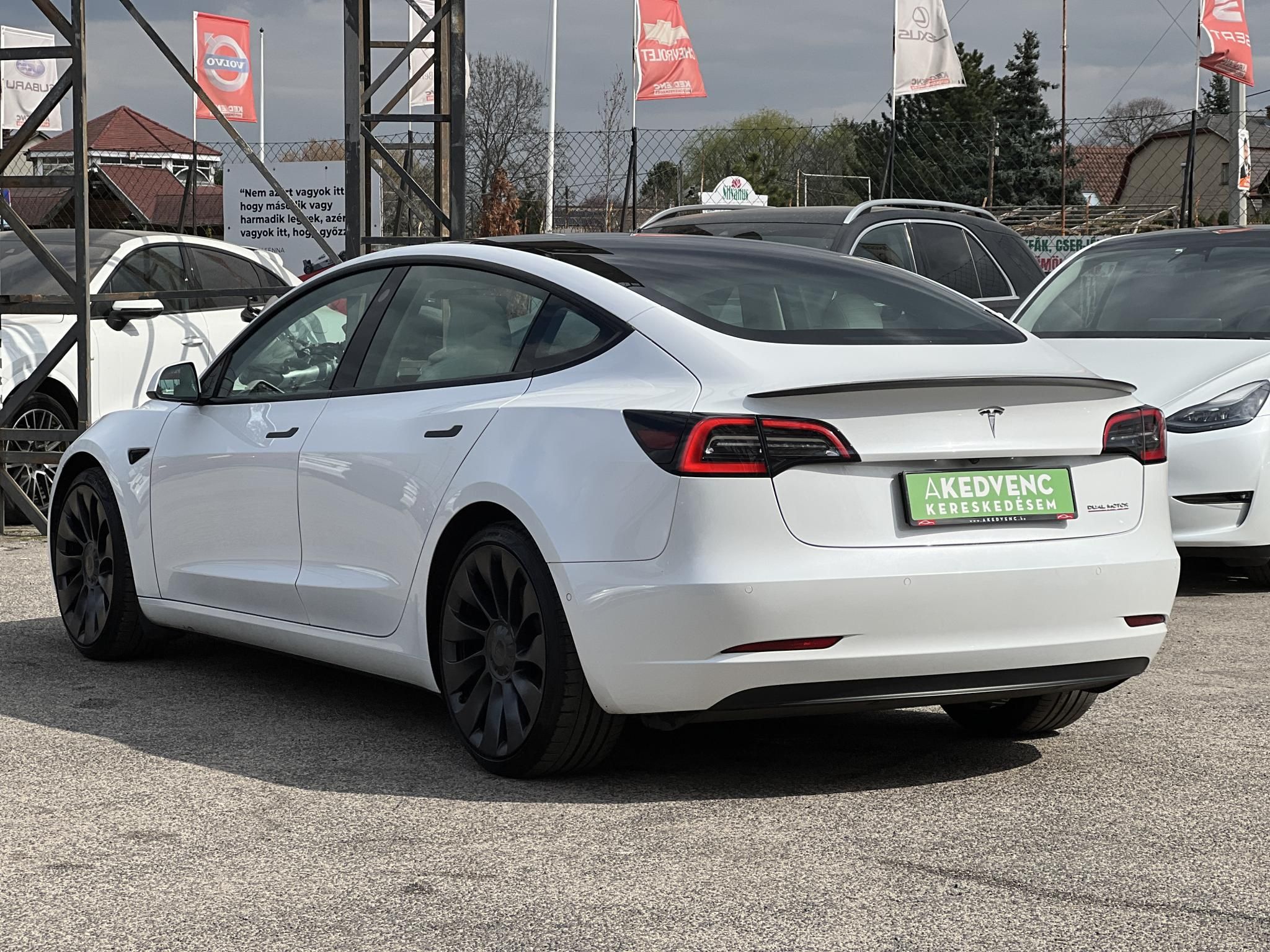 TESLA MODEL 3 Performance AWD (Automata) 103e km. FEHÉR BELSŐ. mátrix LED. hőszivattyú. garanciális!