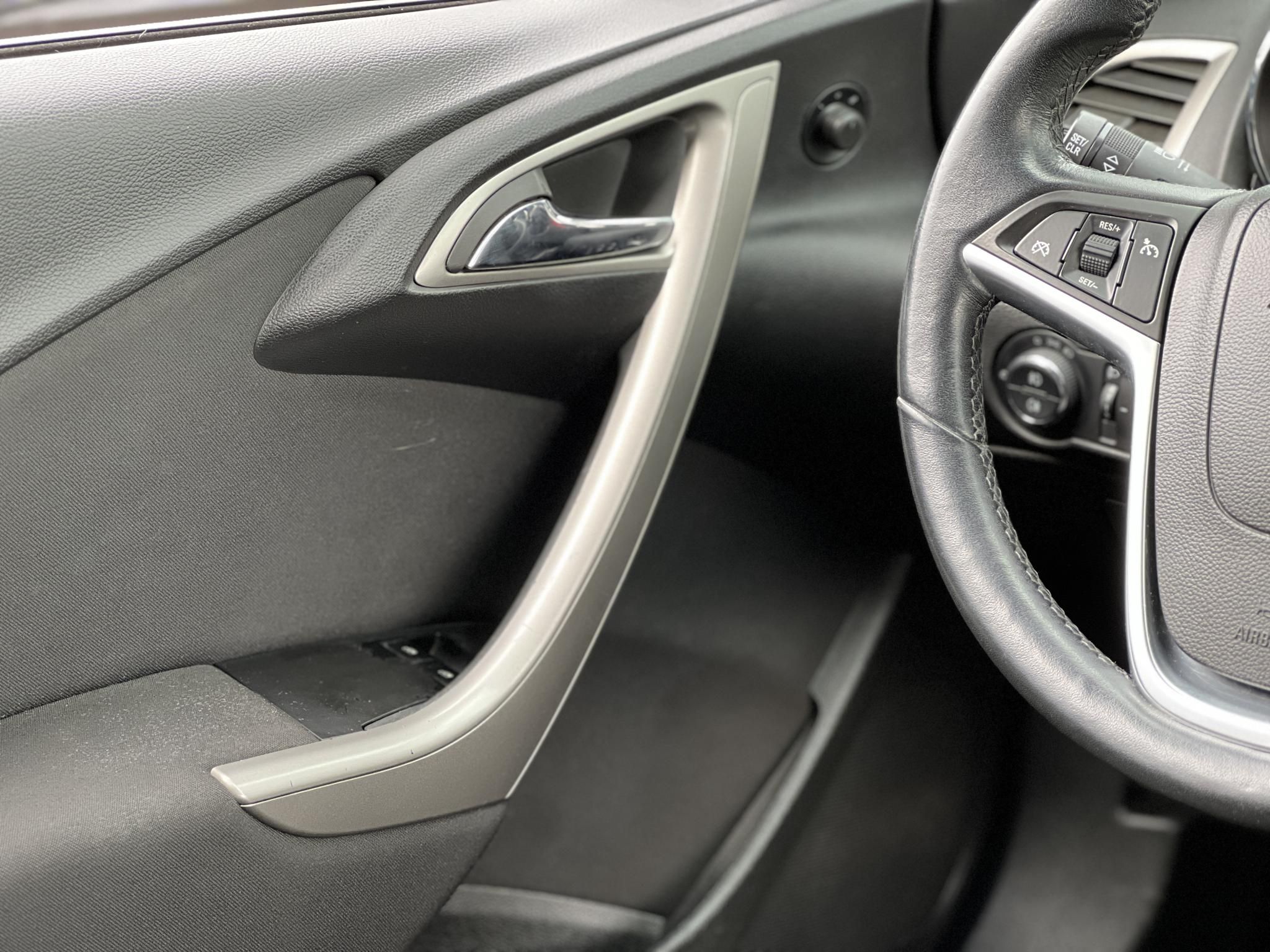 OPEL ASTRA Sports Tourer 2.0 CDTI Sport Tempomat Digitklíma Tolatóradar Multikormány Ülésfűtés