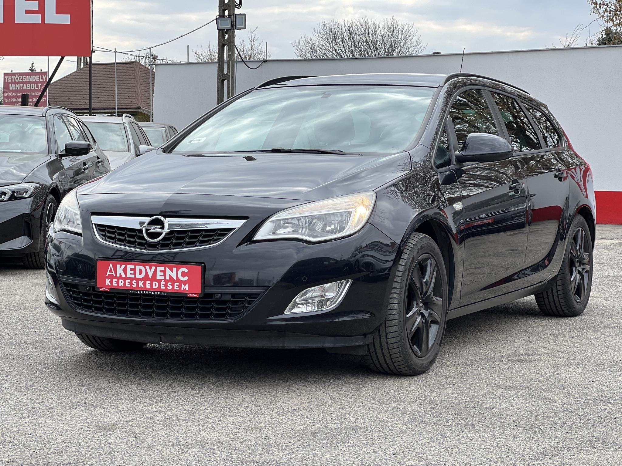 OPEL ASTRA Sports Tourer 2.0 CDTI Sport Tempomat Digitklíma Tolatóradar Multikormány Ülésfűtés