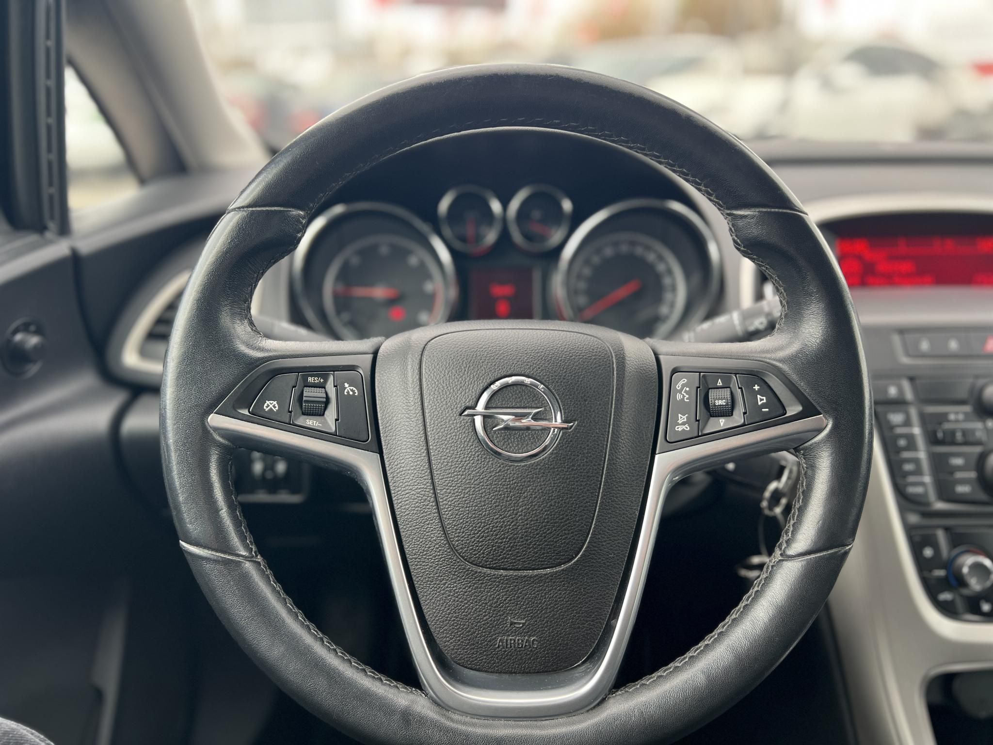 OPEL ASTRA Sports Tourer 2.0 CDTI Sport Tempomat Digitklíma Tolatóradar Multikormány Ülésfűtés