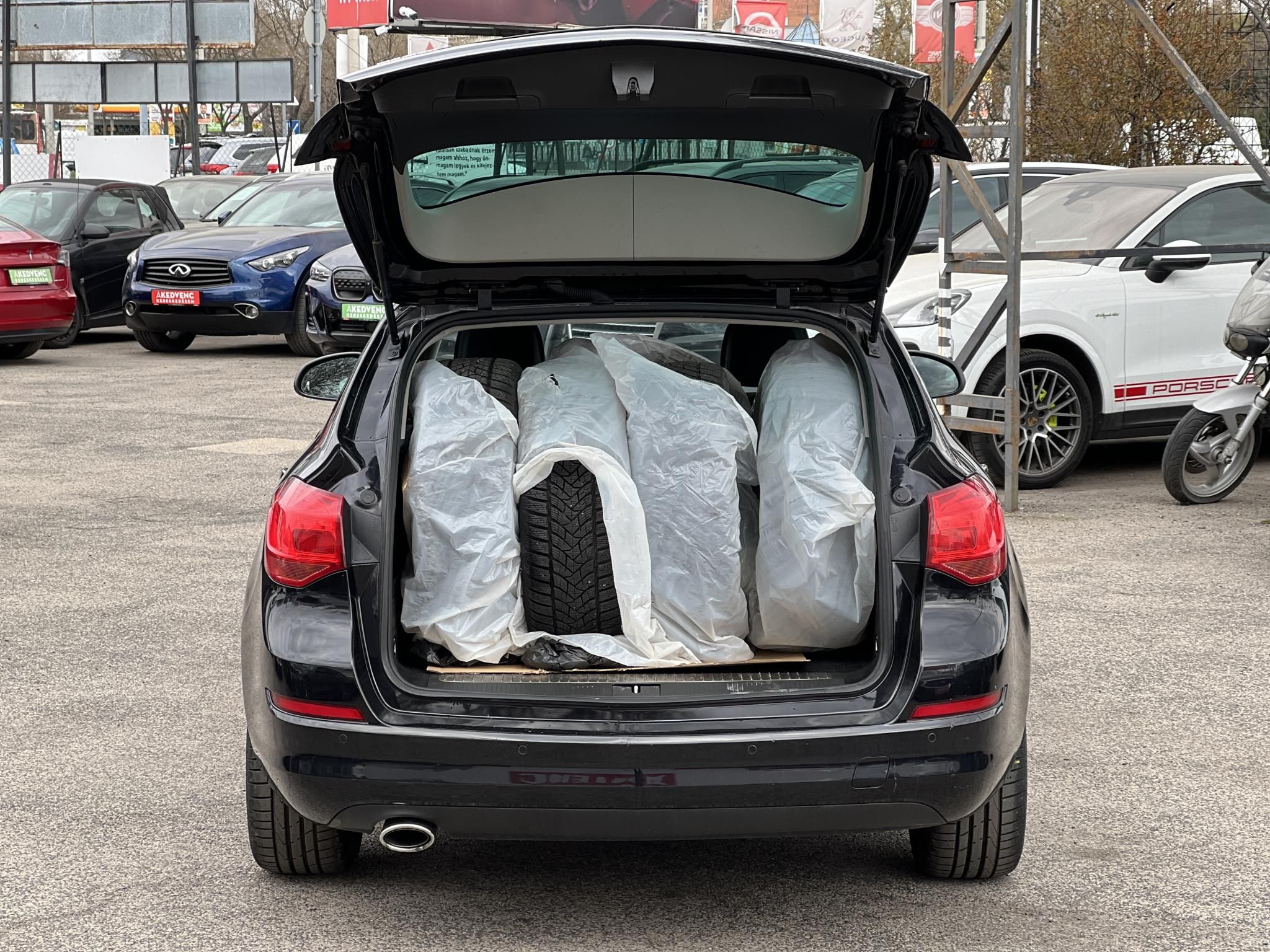 OPEL ASTRA Sports Tourer 2.0 CDTI Sport Tempomat Digitklíma Tolatóradar Multikormány Ülésfűtés