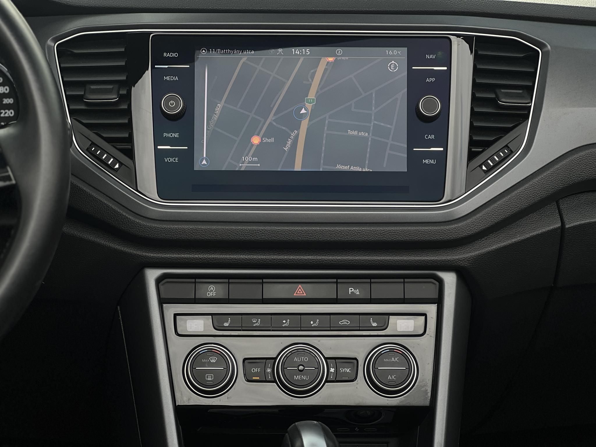 VOLKSWAGEN T-ROC Cabrio 1.5 TSI ACT Style DSG 39e km. Magyarországi. Márkaszervizelt. Újszerű állapot!