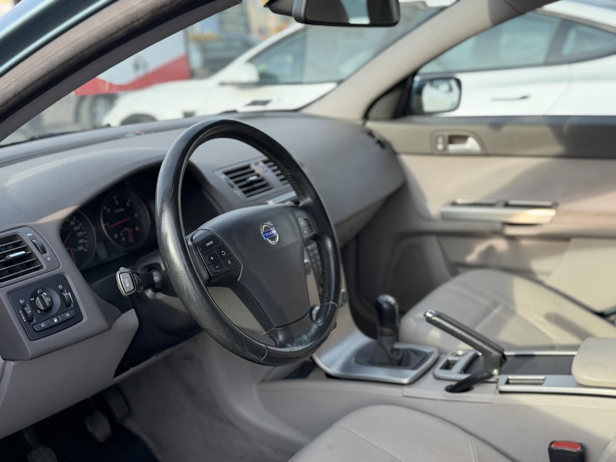 VOLVO V50 1.6 D Momentum Magyarországi. friss műszaki vizsga. vezérlés cserélve!