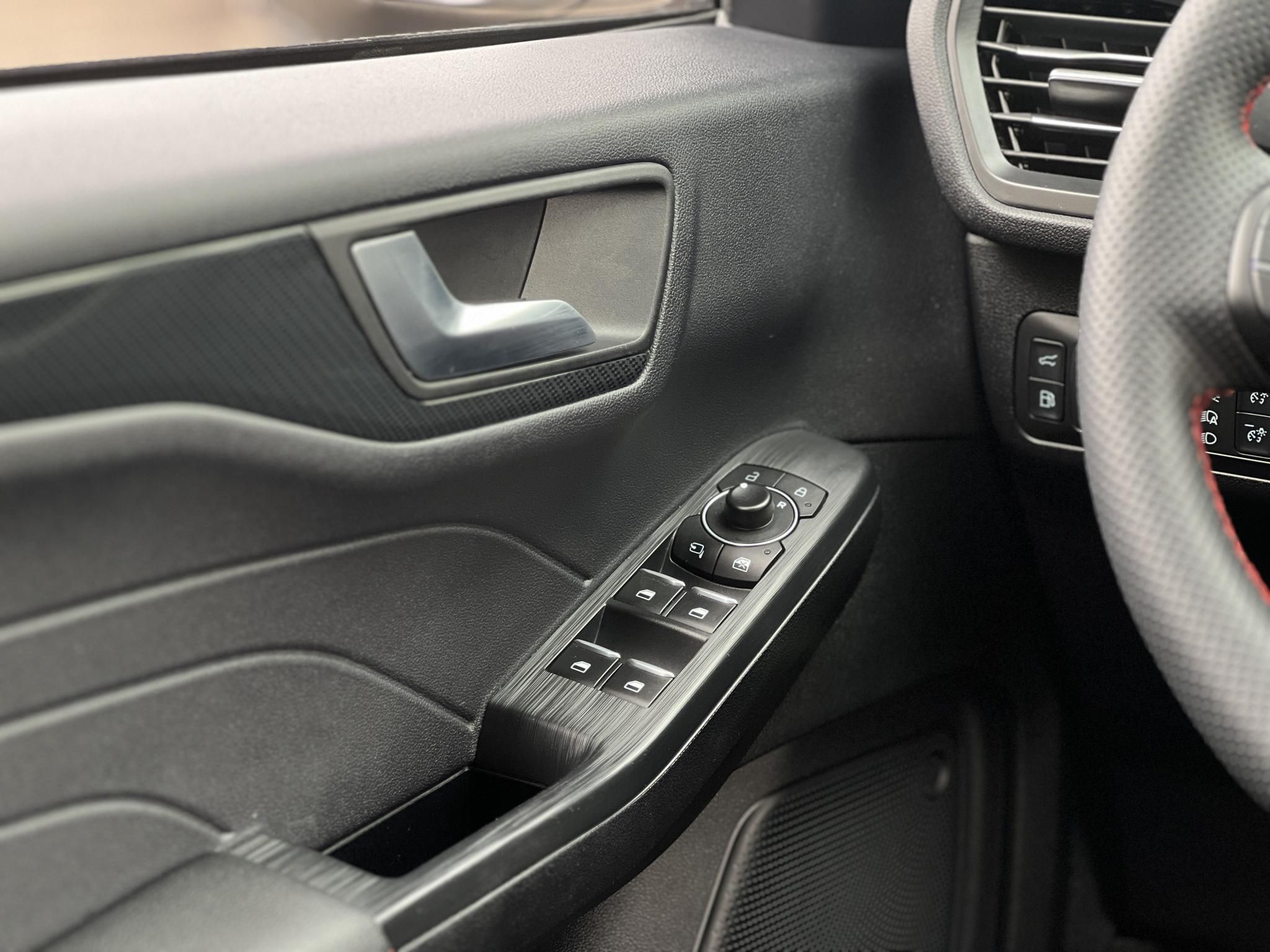 FORD KUGA 2.5 PHEV ST-Line X CVT Bang&Olufsen. Carplay. fűthető kormány- és ülésfűtés