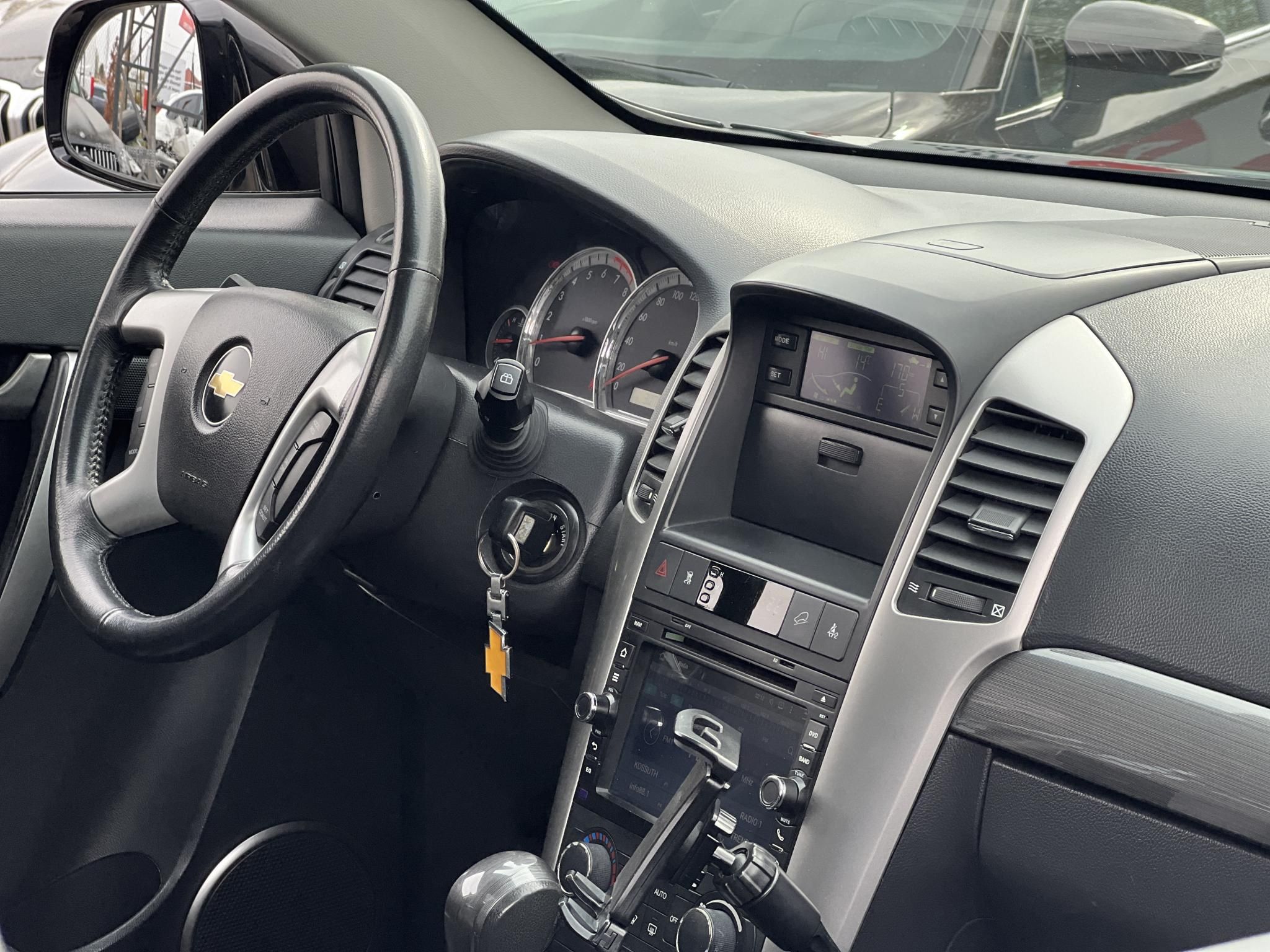 CHEVROLET CAPTIVA 3.2 V6 LT High (Automata) (7 személyes ) Klíma Tempomat Bluetooth Téli/nyári garnitúra!